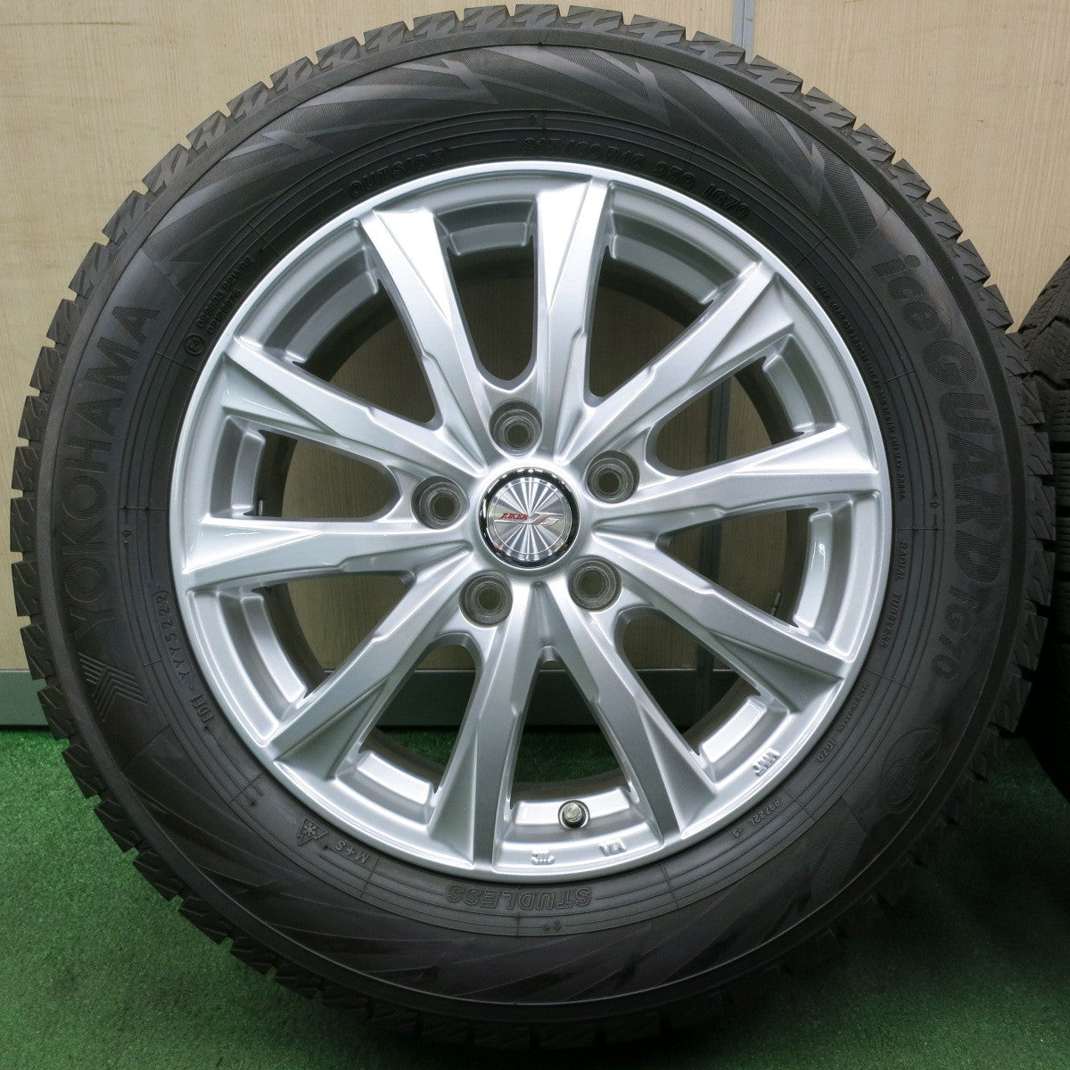 *送料無料* バリ溝！22年！キレイ！ほぼ10分★スタッドレス 215/60R16 ヨコハマ アイスガード iG70 JOKER ジョーカー 16インチ PCD114.3/5H★4051403NJス