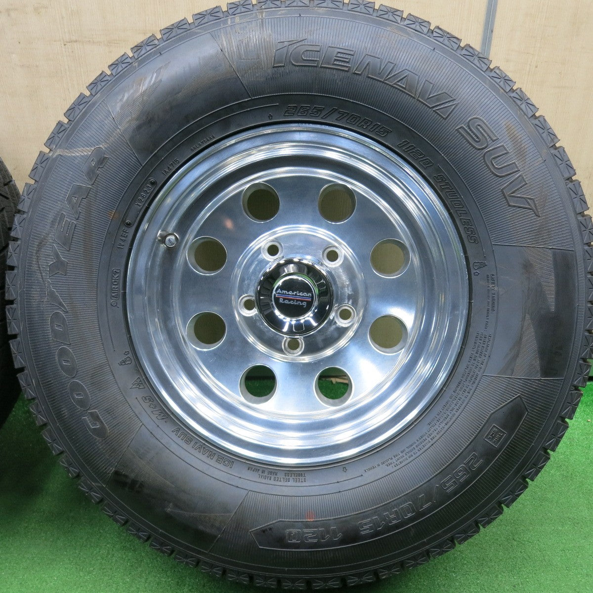 [送料無料]タイヤほぼ未使用 23年 綺麗★American Racing AR172 265/70R15 スタッドレス グッドイヤー アイスナビ SUV アメリカンレーシング PCD139.7/5H★5012004TNス