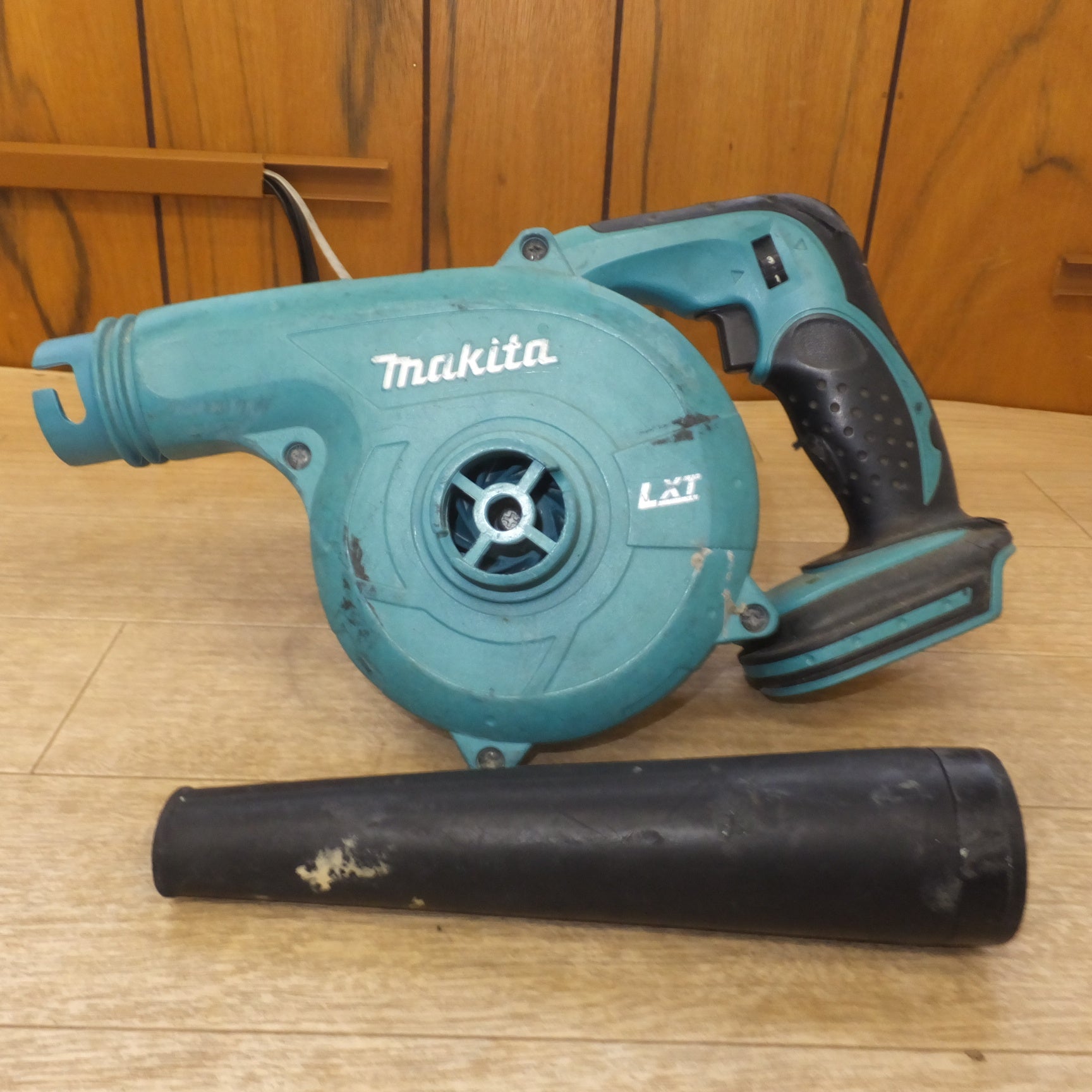 送料無料] ☆マキタ makita 充電式ブロワ UB182D 18V 本体のみ☆ | 名古屋/岐阜の中古カー用品・工具の買取/販売ならガレージゲット