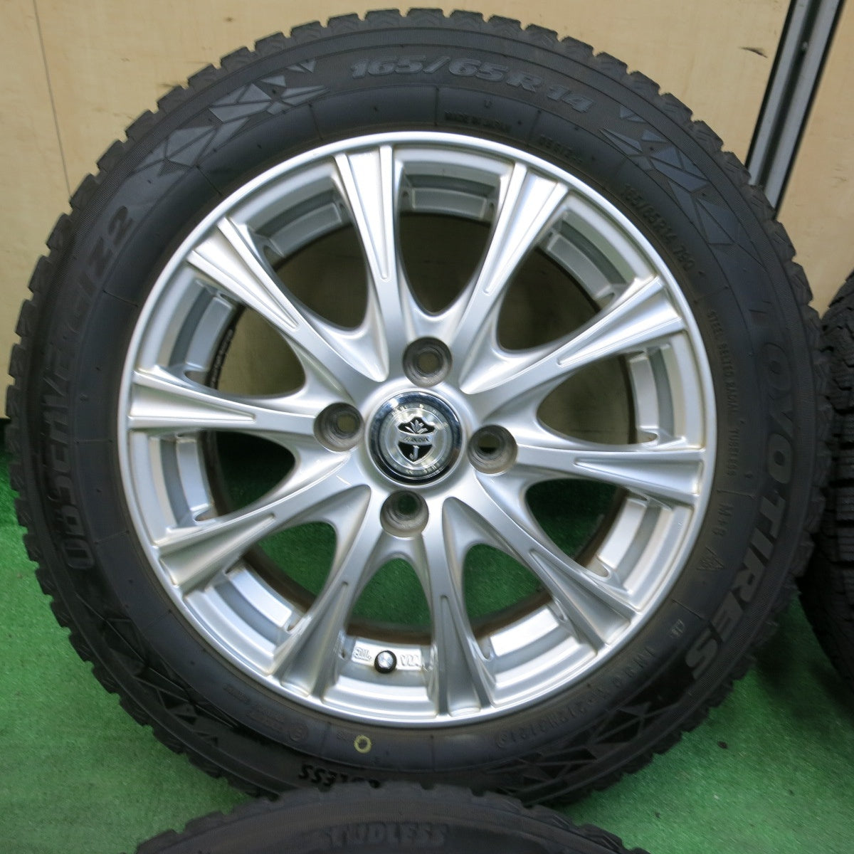 [送料無料] バリ溝！21年！キレイ！8.5分★スタッドレス 165/65R14 トーヨー オブザーブ GIZ2 JOKER weds ジョーカー 14インチ PCD100/4H★4092609SYス