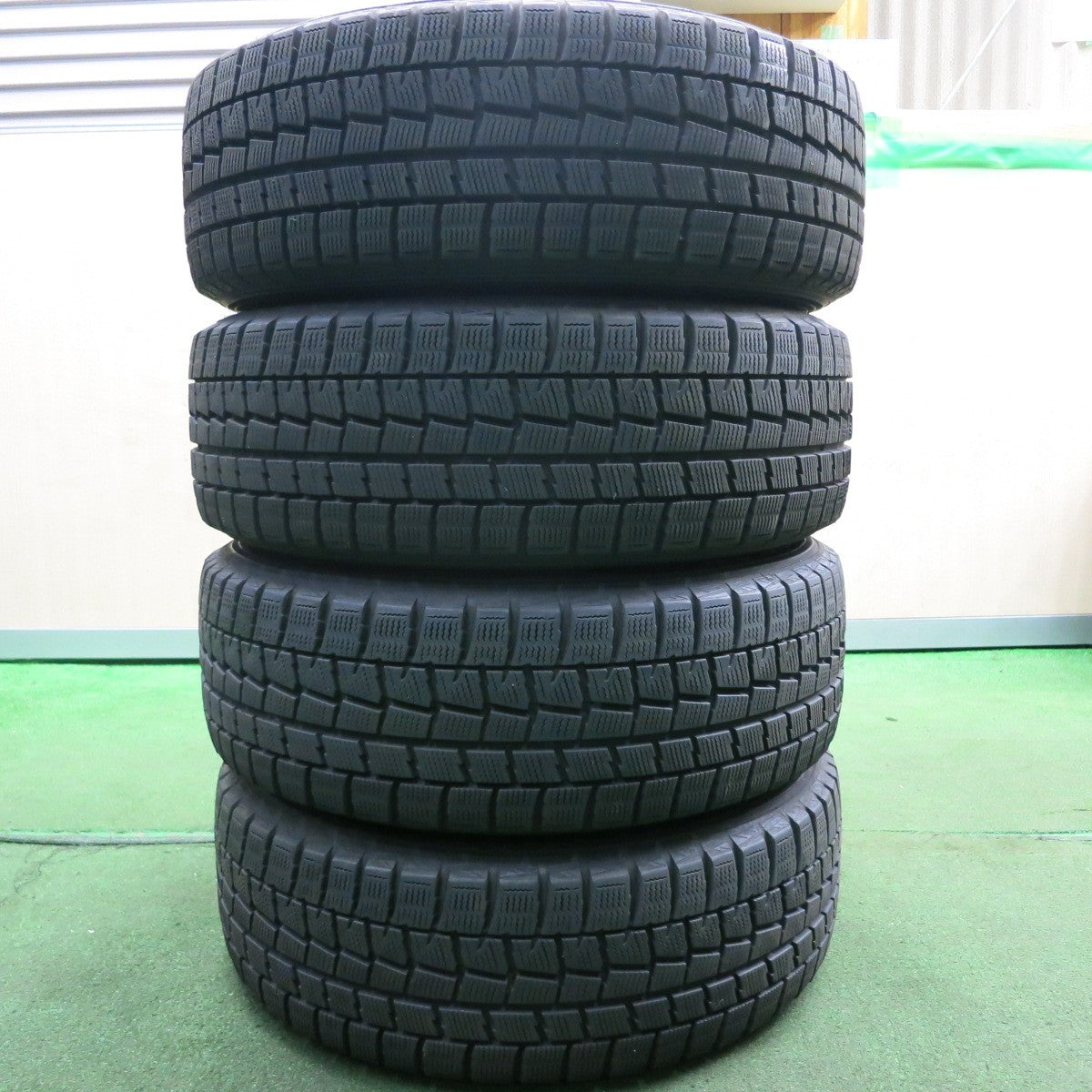 *送料無料* バリ溝！8.5分★スタッドレス 195/65R15 ダンロップ ウインターマックス WM01 SEIN ザイン 15インチ PCD114.3/5H★4052205HAス