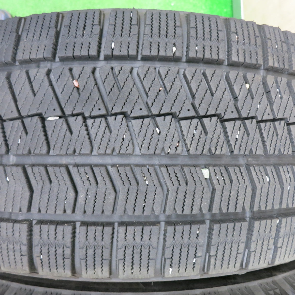 [送料無料] バリ溝！22年！キレイ！9.5分★スタッドレス 215/55R17 ブリヂストン ブリザック VRX2 BALMINUM バルミナ 17インチ PCD114.3/5H★4101601NJス