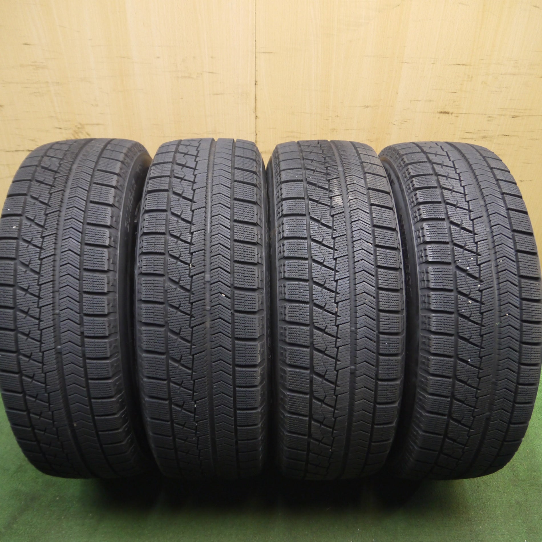 *送料無料* バリ溝！20年！8.5分★トヨタ 30系 エスティマ 純正 215/65R16 スタッドレス ブリヂストン ブリザック VRX  16インチ PCD114.3/5H★4040212Hス