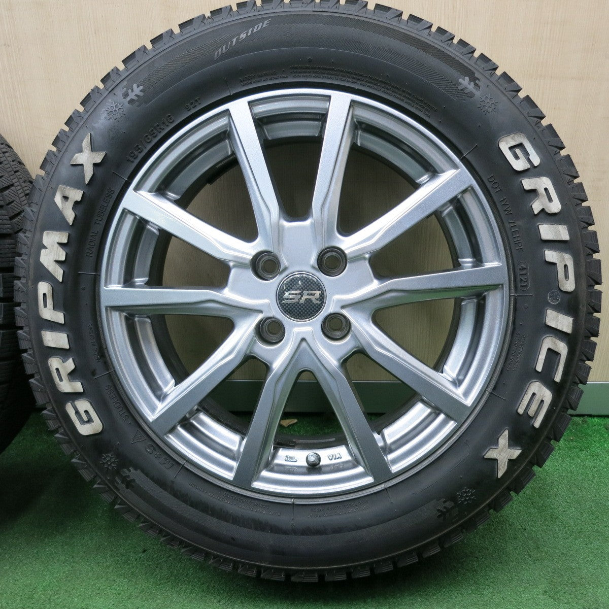 送料無料* バリ溝！21年！綺麗！ほぼ10分☆スタッドレス 195/65R16 グリップマックス GRIP ICE X ホワイトレター S |  名古屋/岐阜の中古カー用品・工具の買取/販売ならガレージゲット