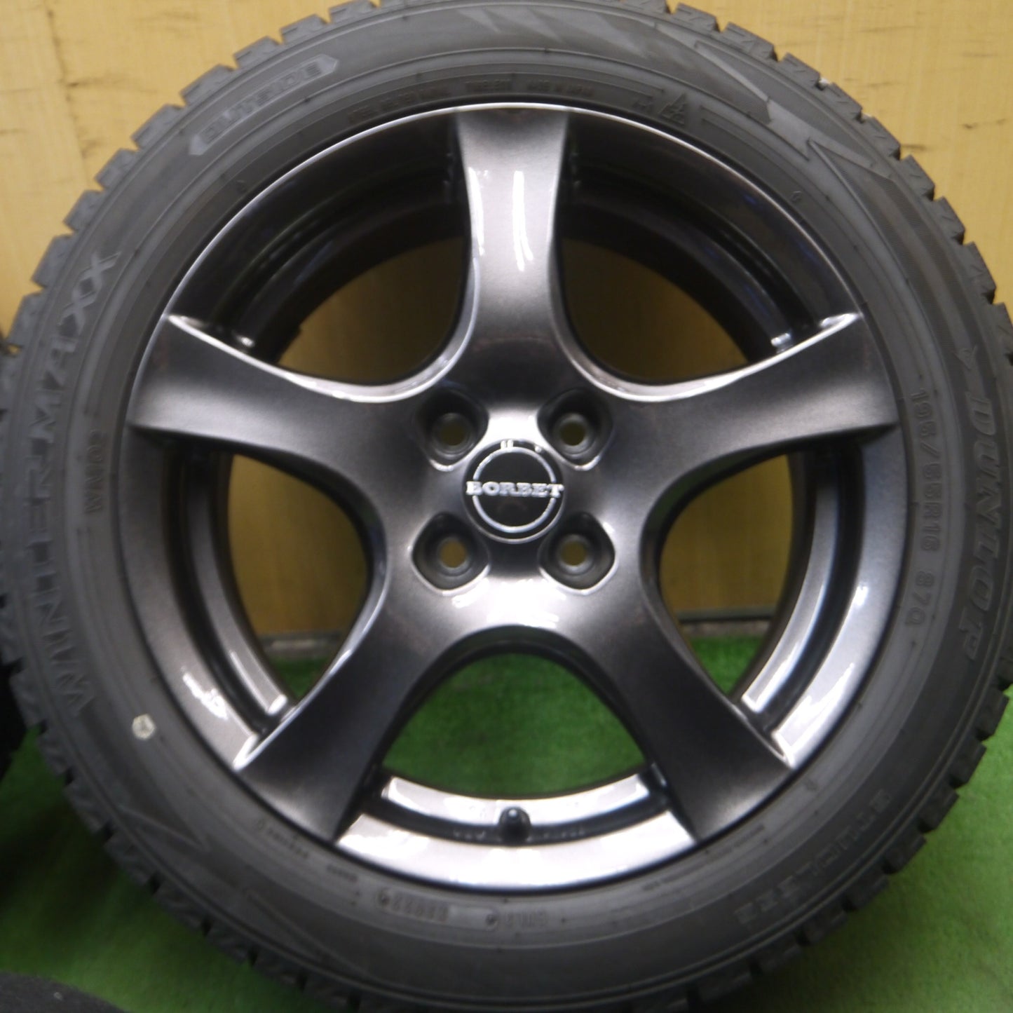 *送料無料* バリ溝！22年！キレイ！9.5分★ミニクーパー 等 BORBET 195/55R16 スタッドレス ダンロップ ウインターマックス WM02 ボルベット PCD100/4H★4052003Hス