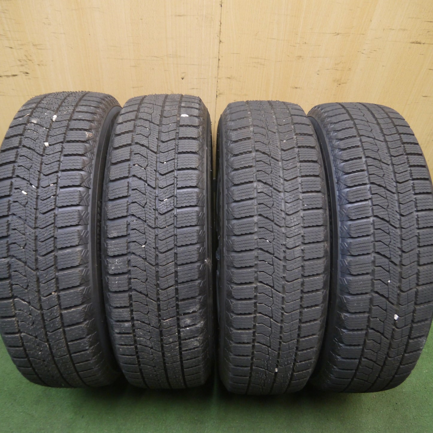 *送料無料* 超バリ溝！23年！綺麗！ほぼ10分★スタッドレス 175/65R15 トーヨー オブザーブ GIZ2 JOKER ジョーカー 15インチ PCD100/4H★4072903Hス