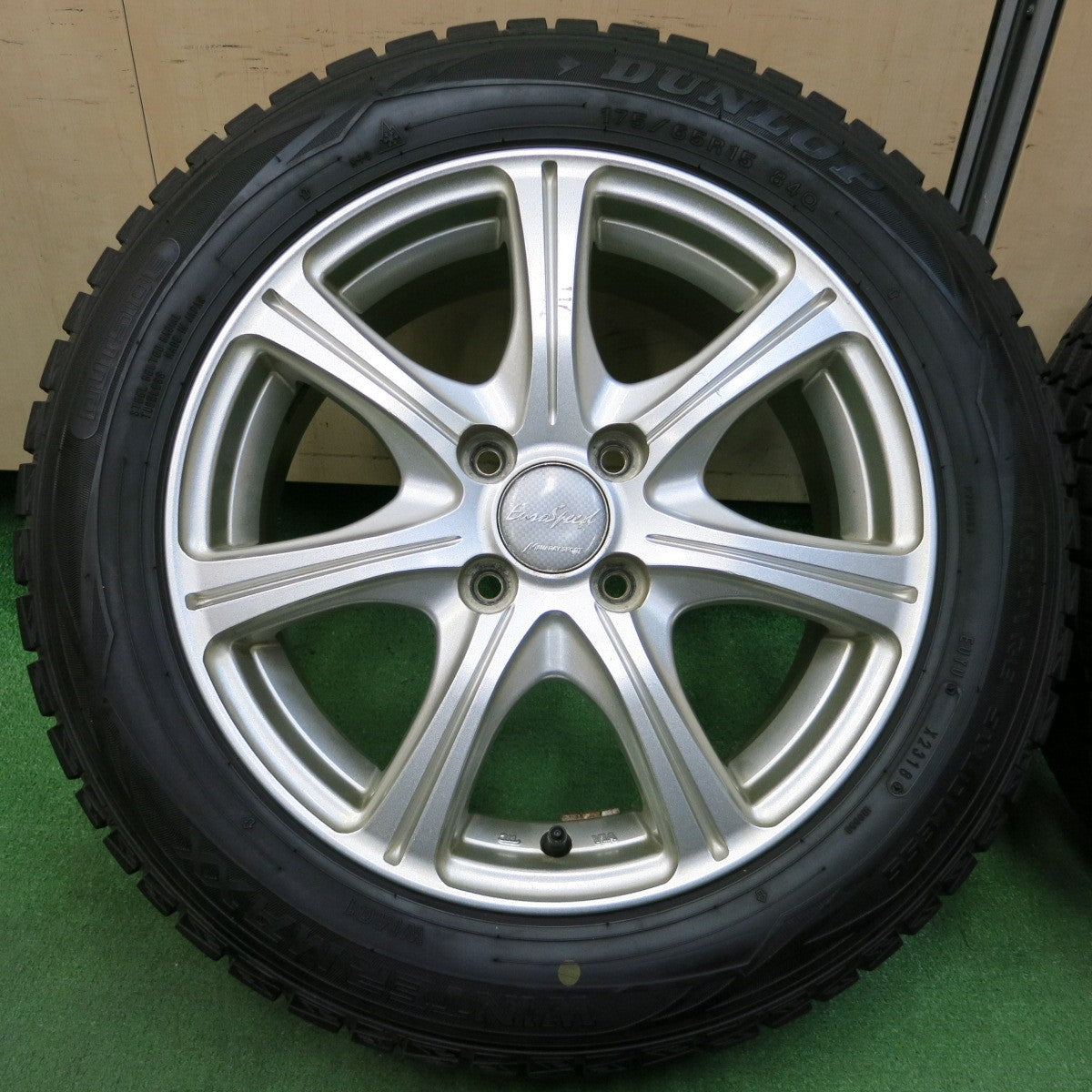 *送料無料* バリ溝！9分★スタッドレス 175/65R15 ダンロップ ウインターマックス WM01 EuroSpeed MANARAY SPORT PCD100/4H★4052310イス