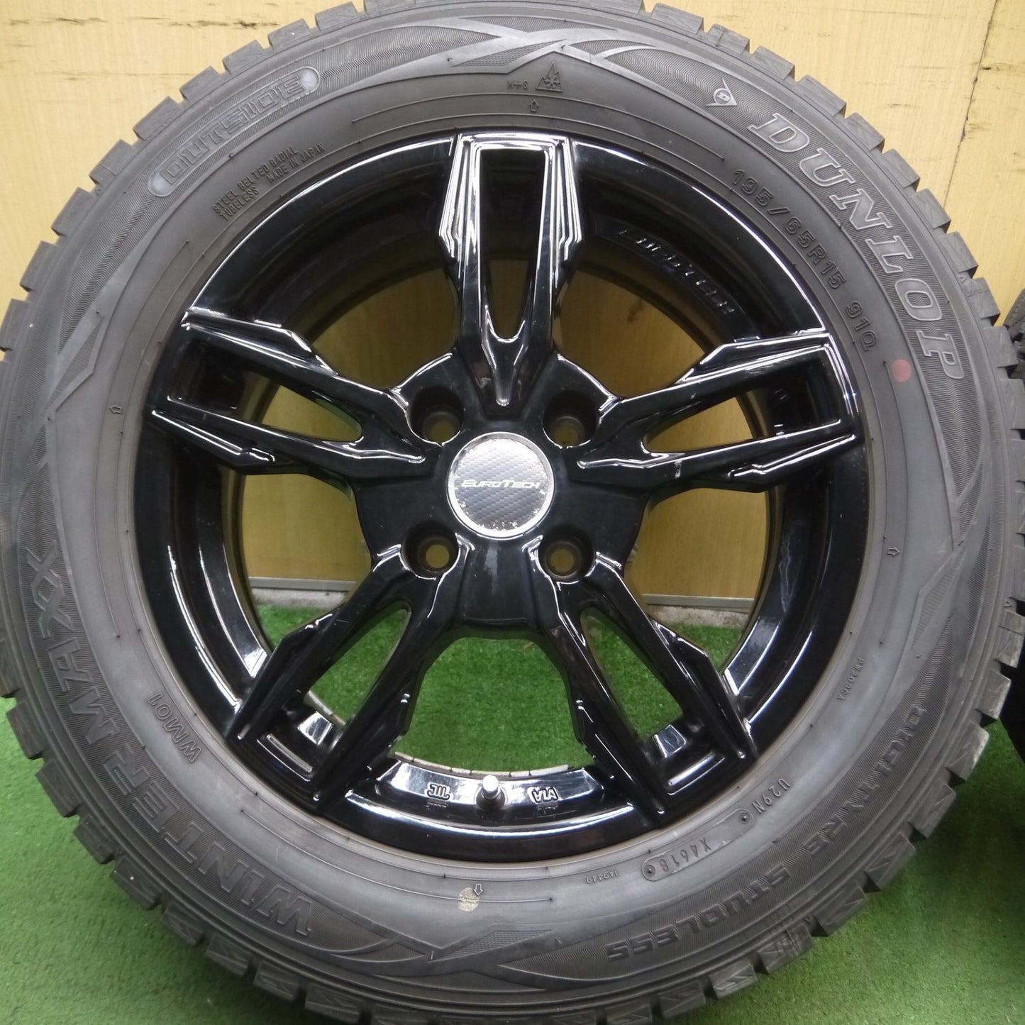 *送料無料* バリ溝！9.5分★プジョー等 EUROTECH 195/65R15 スタッドレス ダンロップ ウインターマックス WM01 ユーロテック PCD108/4H★4051701Hス