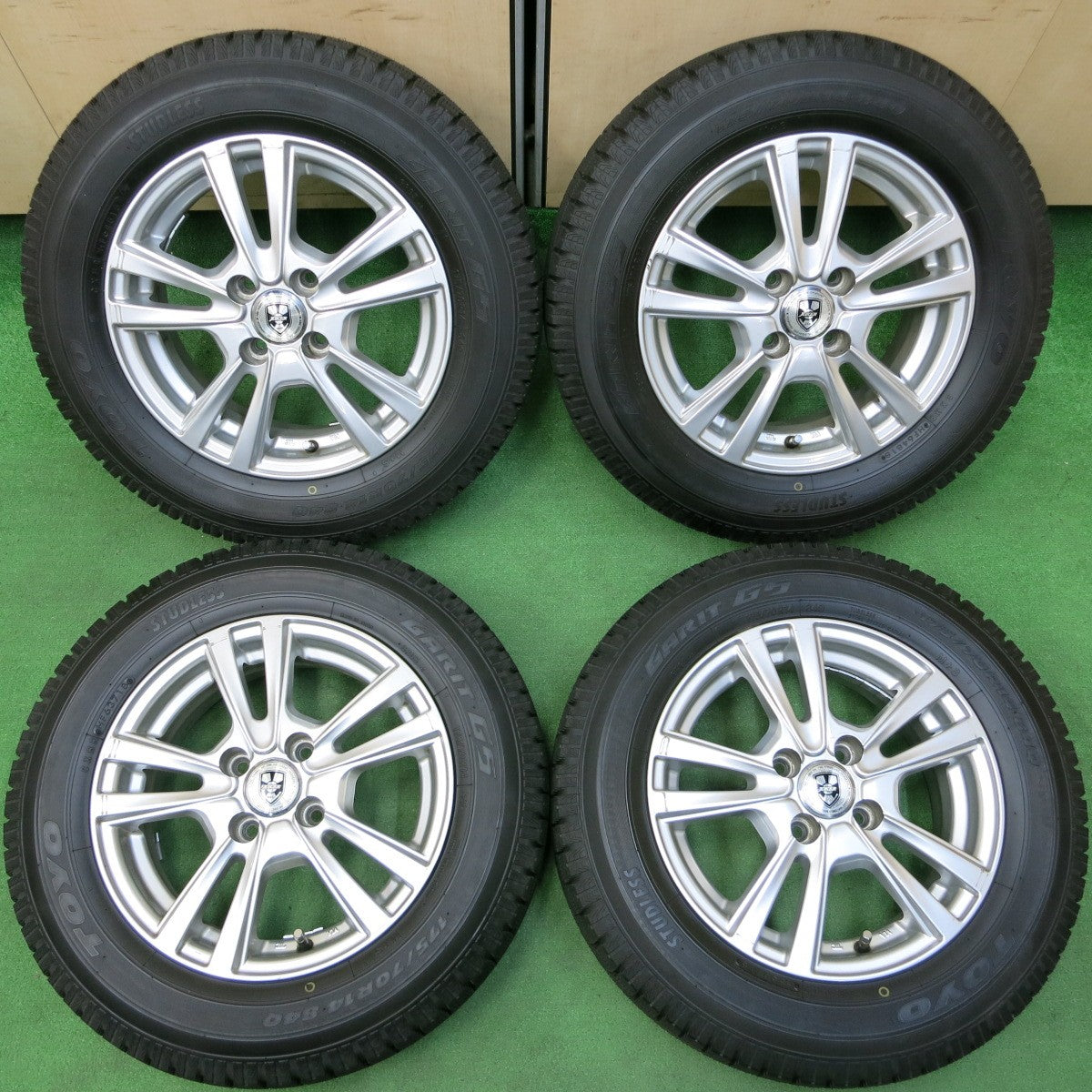 *送料無料* 超バリ溝！ほぼ10分★スタッドレス 175/70R14 トーヨー ガリット G5 JOKER weds ジョーカー 14インチ PCD100/4H★4051410イス