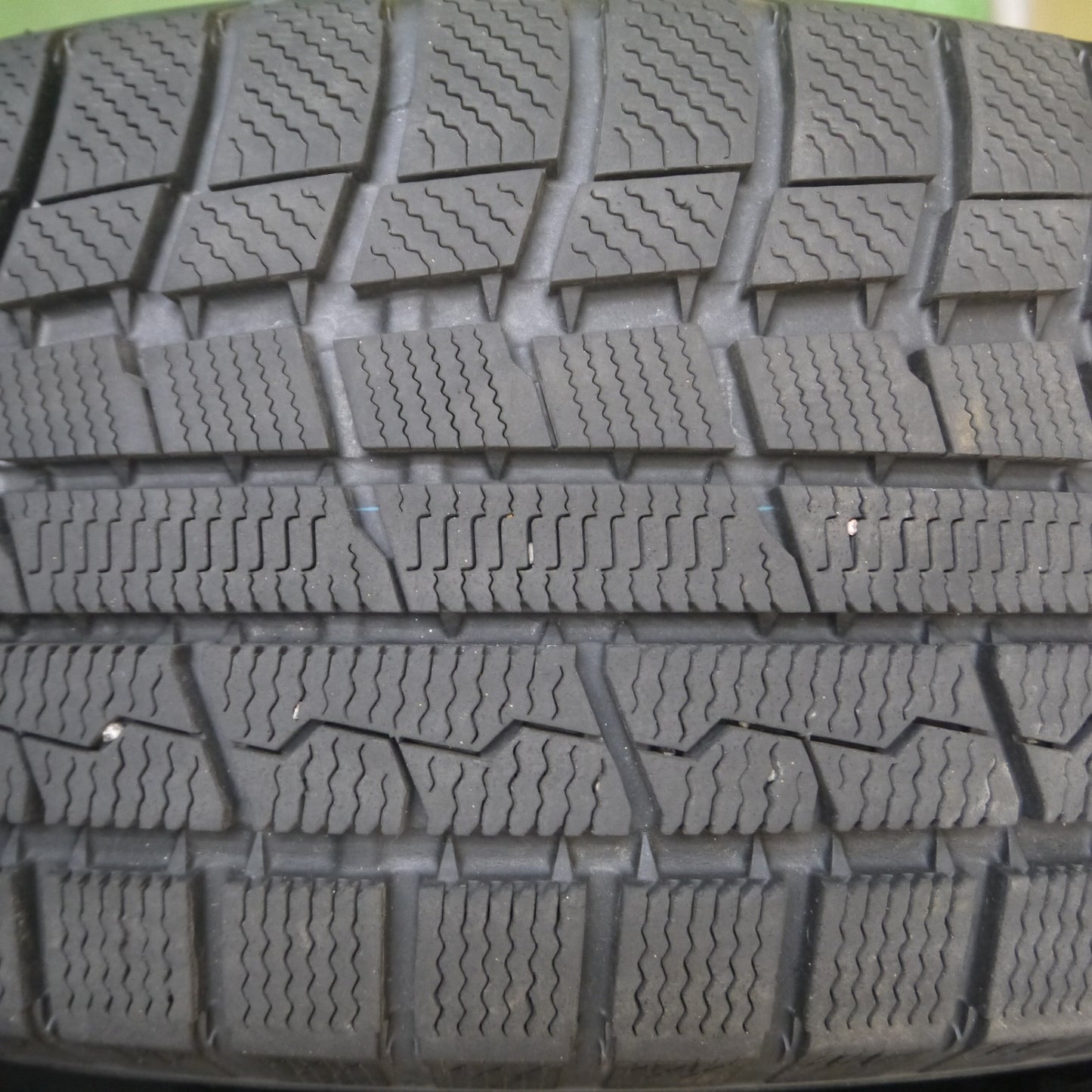 *送料無料* バリ溝！20年！9.5分★スタッドレス 225/65R17 トーヨー ウインター トランパス TX タイヤ 17インチ ハリアー RAV4 等★4042304Hスタ