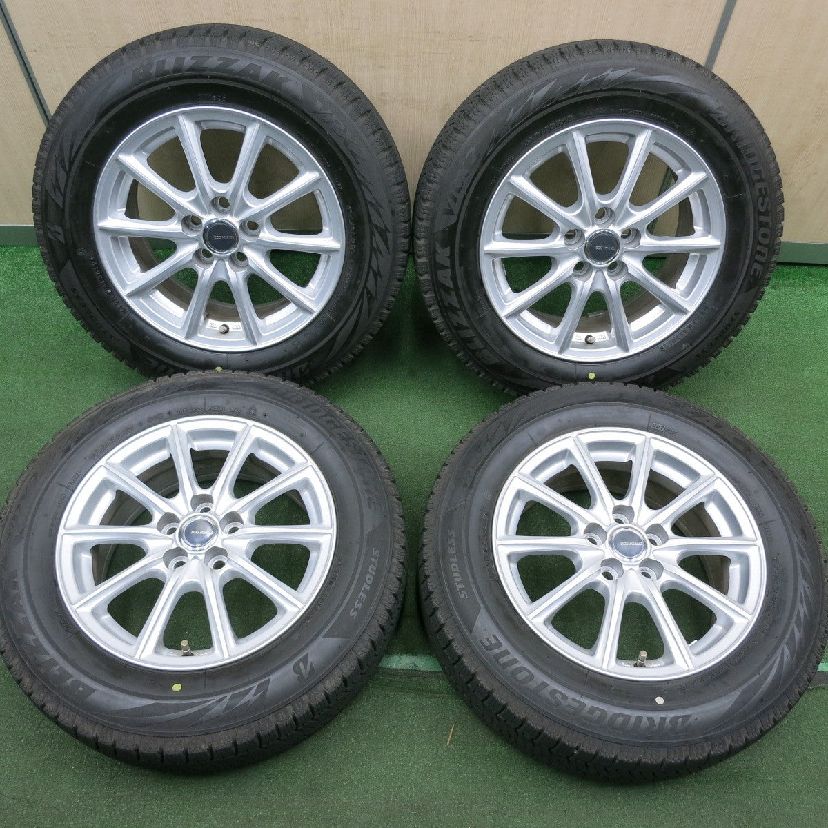 *送料無料* バリ溝！キレイ！9分★プリウス等 195/65R15 スタッドレス ブリヂストン ブリザック VRX2 ECO FORME エコフォルム PCD100/5H★4051102HAス