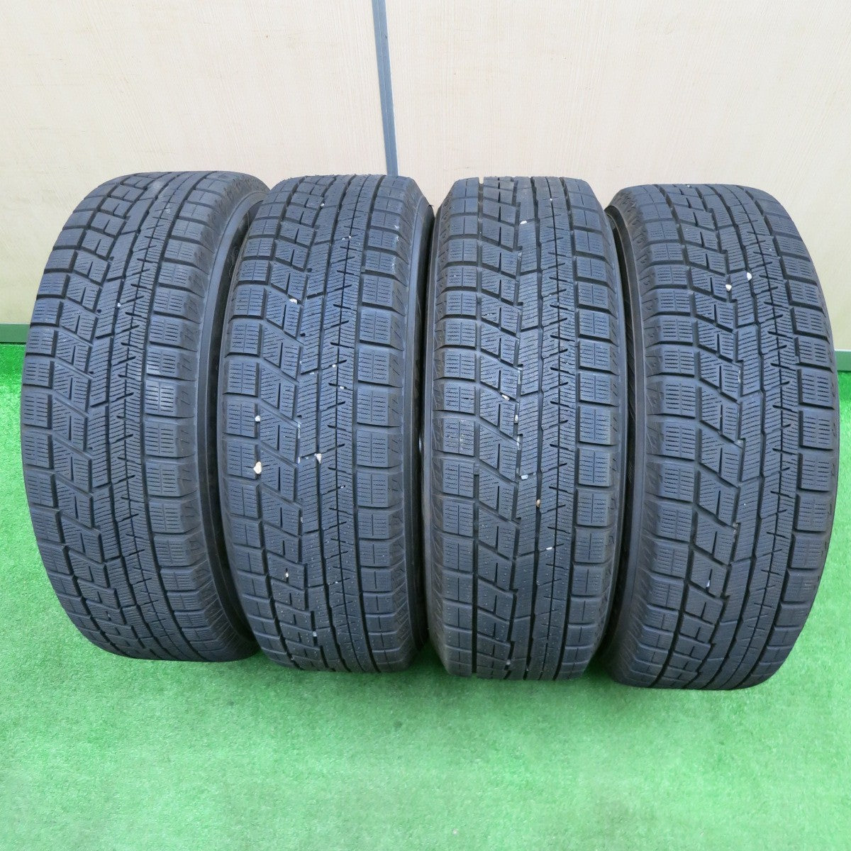 [送料無料] 超バリ溝！23年！キレイ！ほぼ10分★スタッドレス 205/60R16 ヨコハマ アイスガード iG60 VELVA CHARGE ヴェルヴァ 16インチ PCD114.3/5H★4101501NJス