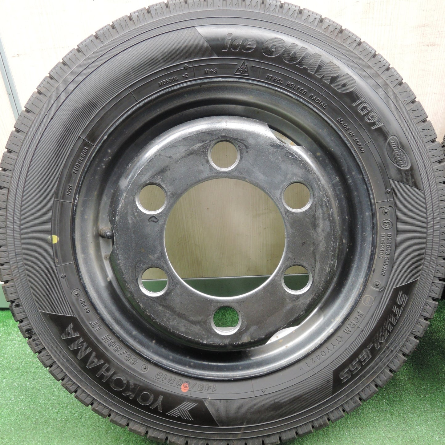 *送料無料* バリ溝！21年！9分★トラック タイヤ 145/80R13 88/86N スタッドレス ヨコハマ アイスガード iG91 スチール PCD184.15/6H★4031608HAス