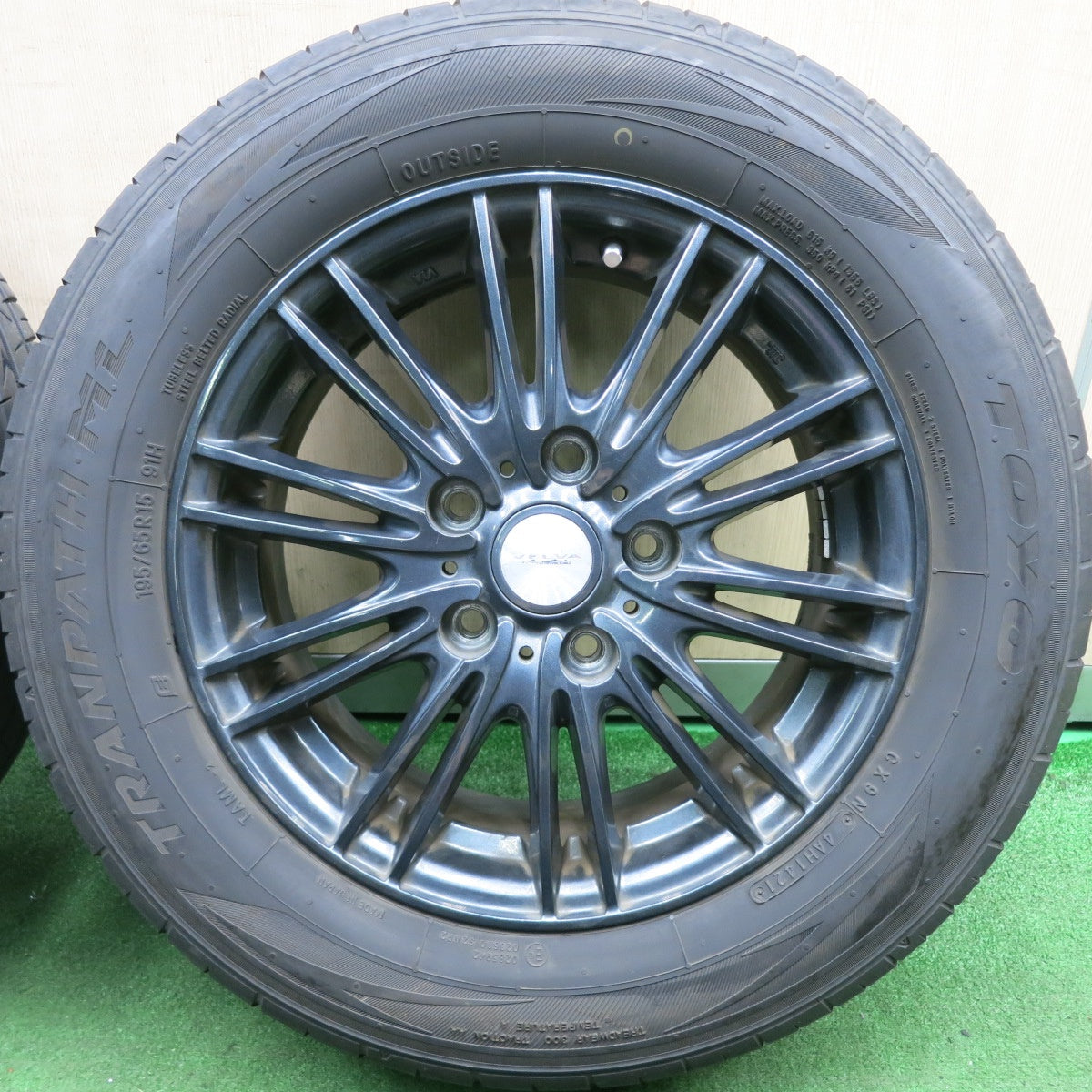 *送料無料* バリ溝！21年！キレイ！9.5分★195/65R15 トーヨー トランパス ML VELVA AGUDO ヴェルヴァ 15インチ PCD114.3/5H★4062809HAノ