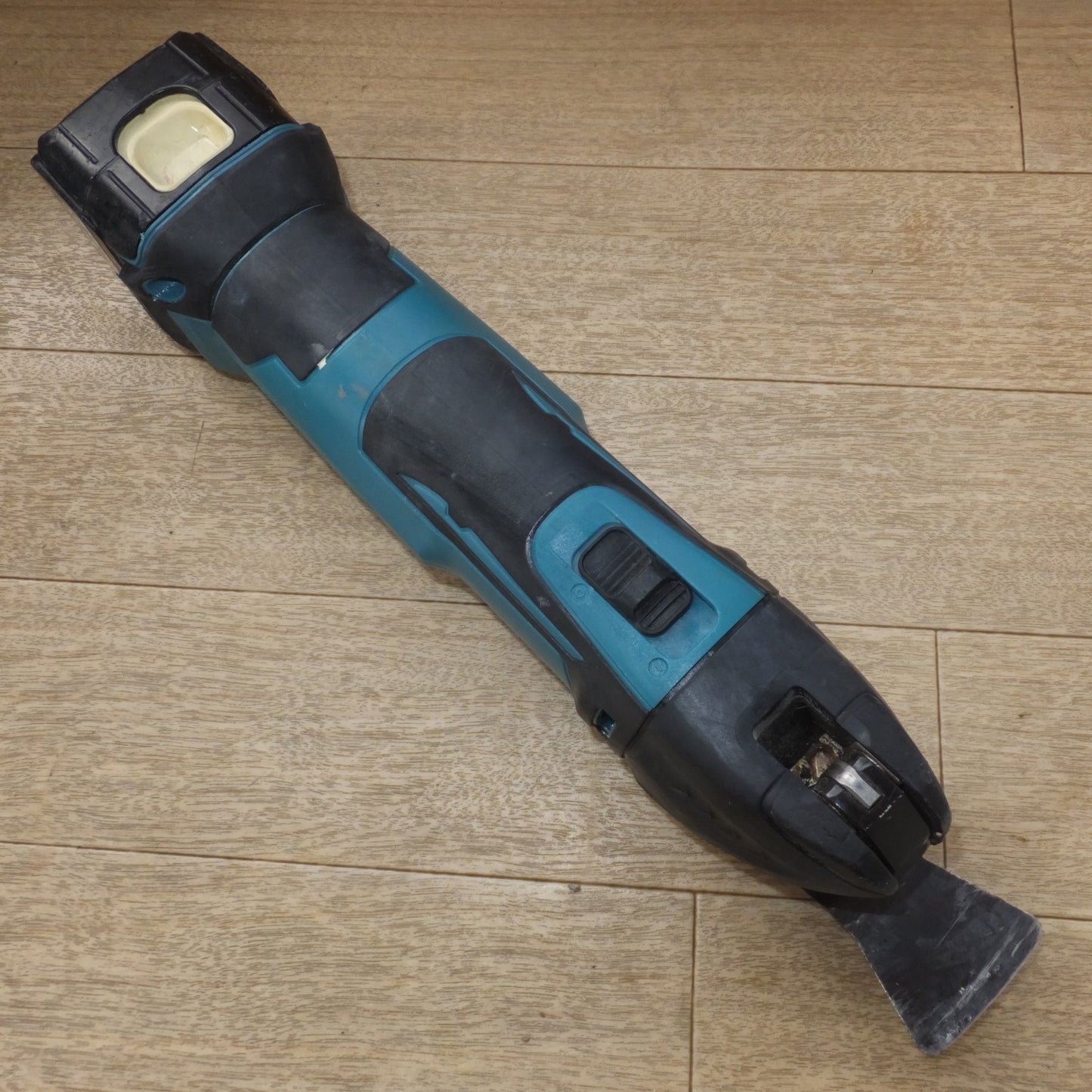 [送料無料] ★マキタ makita 充電式マルチツール TM41DRF 14.4V　充電器 なし★