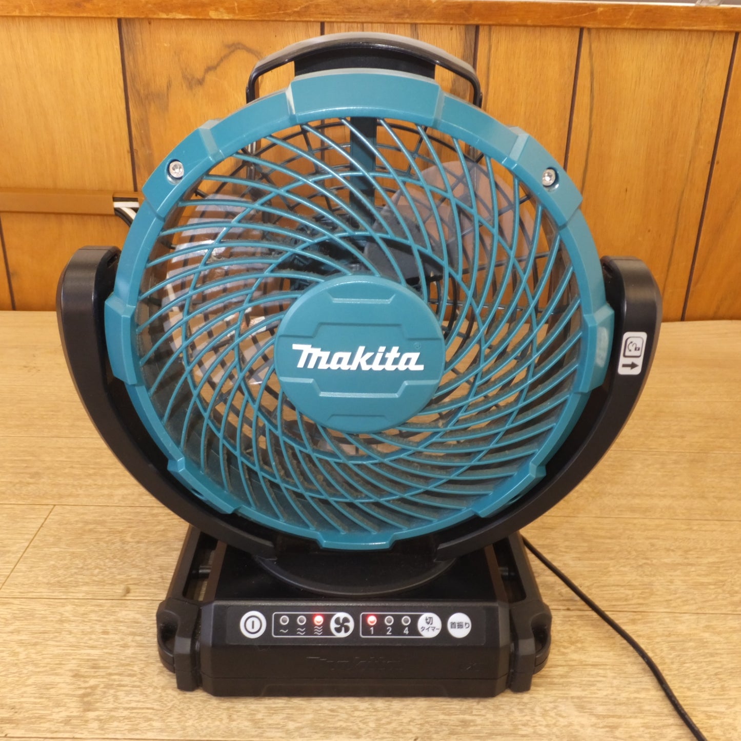 [送料無料] ★マキタ makita 充電式ファン CF102D 14.4V/18V 1A　ACアダプタ K25V120150J　セット　バッテリ なし★