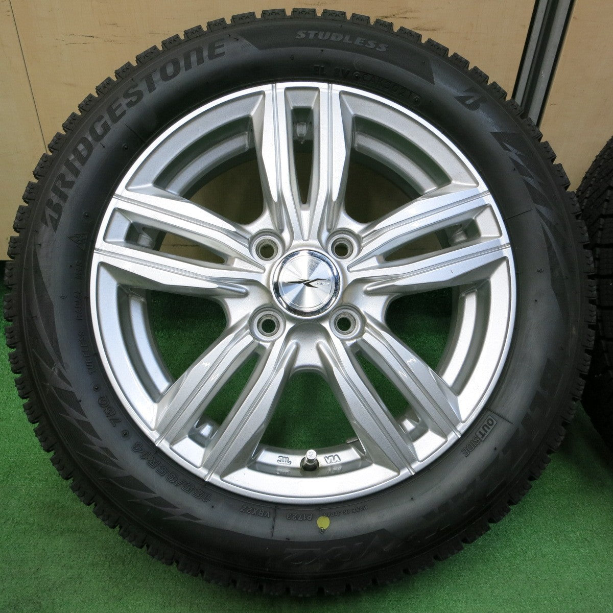 *送料無料* バリ溝！21年！キレイ！ほぼ10分★スタッドレス 155/65R14 ブリヂストン ブリザック VRX2 JOKER ジョーカー 14インチ PCD100/4H★4051407イス