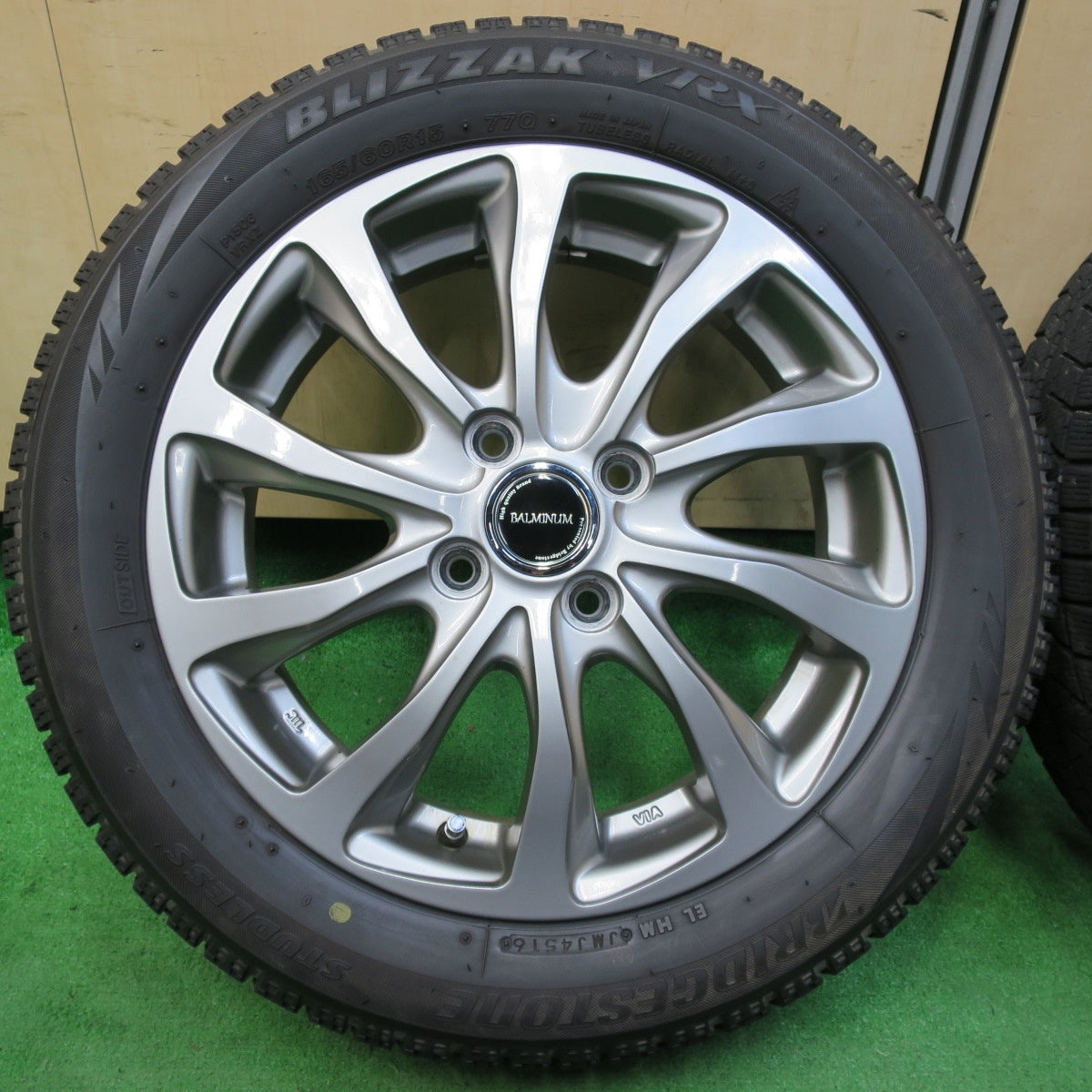 *送料無料* キレイ★スタッドレス 165/60R15 ブリヂストン ブリザック VRX BALMINUM バルミナ 15インチ PCD100/4H★4071803イス