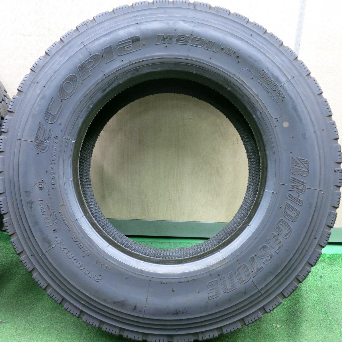 *送料無料* バリ溝！22年！9.5分★トラック タイヤ 225/80R17.5 123/122L ブリヂストン エコピア M801Ⅱ ミックス 17.5インチ★4071012HAノタ