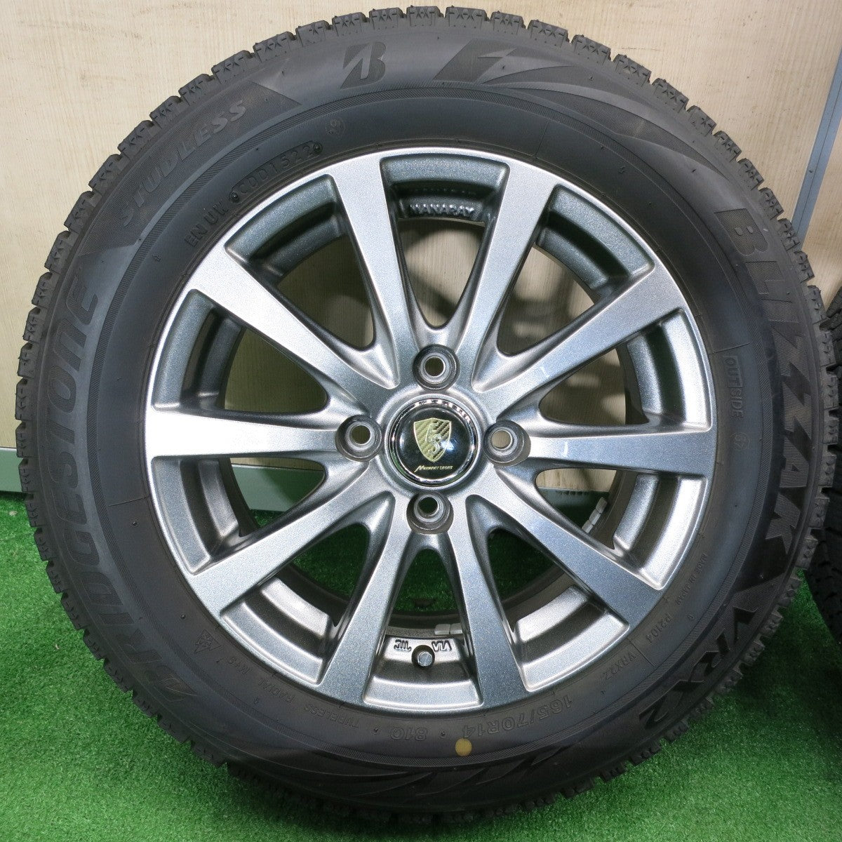 [送料無料] バリ溝！22年！キレイ！9.5分★スタッドレス 165/70R14 ブリヂストン ブリザック VRX2 MANARAY SPORT マナレイ 14インチ PCD100/4H★4121808TNス