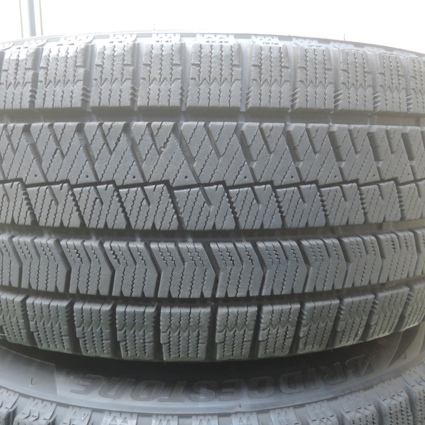 *送料無料* バリ溝！9.5分★トヨタ 220系 クラウン RS アドバンス 純正 225/45R18 スタッドレス ブリヂストン VRX2 PCD114.3/5H★4033007SYス