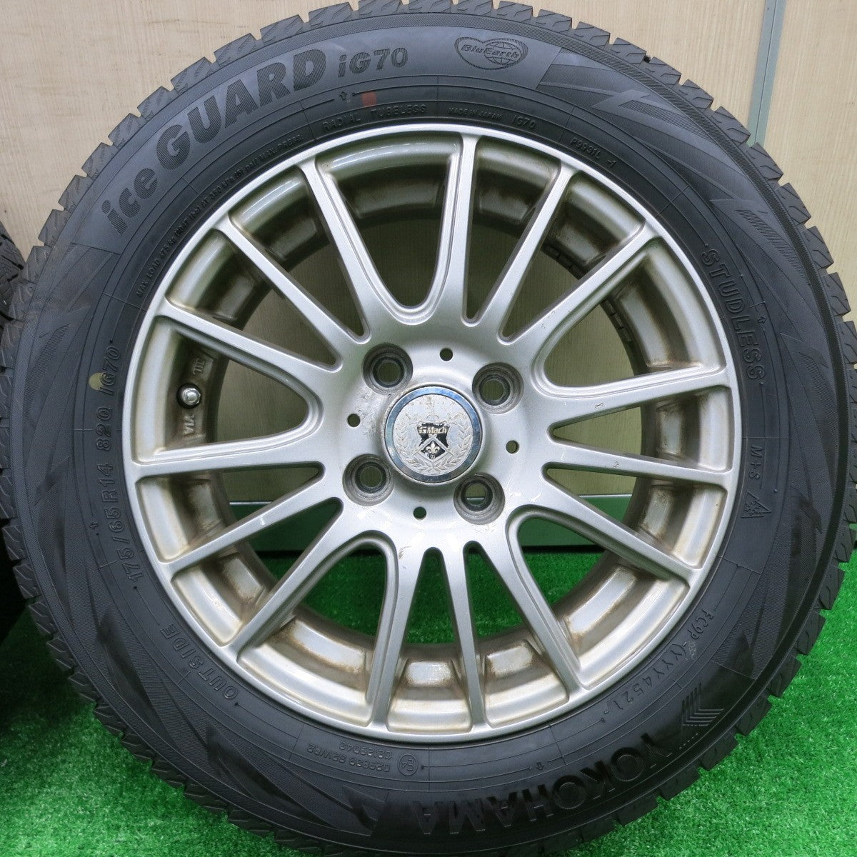 *送料無料* バリ溝！21年！9.5分★スタッドレス 175/65R14 ヨコハマ アイスガード iG70 GMach 14インチ PCD100/4H★4072703HAス