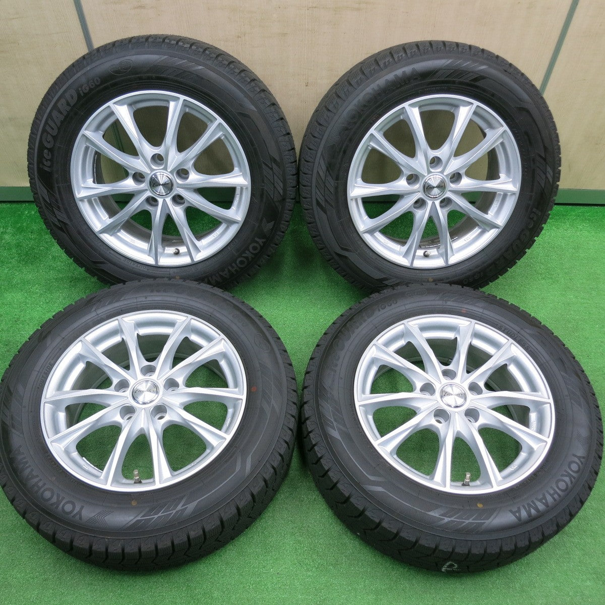 [送料無料] バリ溝！22年！キレイ！ほぼ10分★スタッドレス 205/65R16 ヨコハマ アイスガード iG60 Exceeder エクシーダー 16インチ PCD114.3/5H★4110203HAス