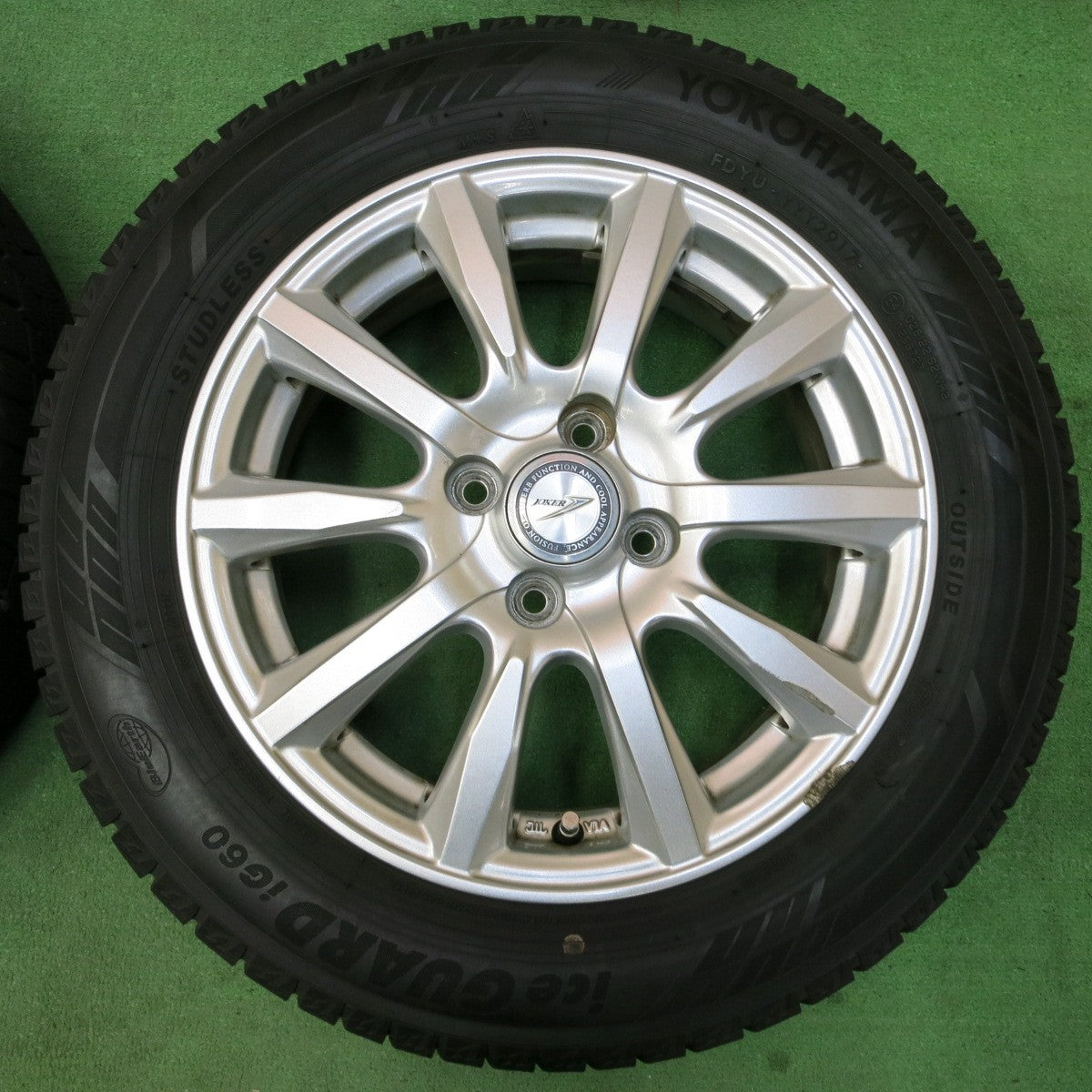 *送料無料* バリ溝！8.5分★スタッドレス 175/65R15 ヨコハマ アイスガード iG60 JOKER weds ジョーカー 15インチ PCD100/4H★4051613イス