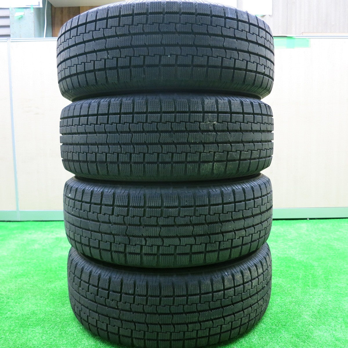 *送料無料* バリ溝！21年！9.5分以上★スタッドレス 195/65R15 アイスフロンテージ VELVA ヴェルヴァ 15インチ PCD114.3/5H★4072702HAス