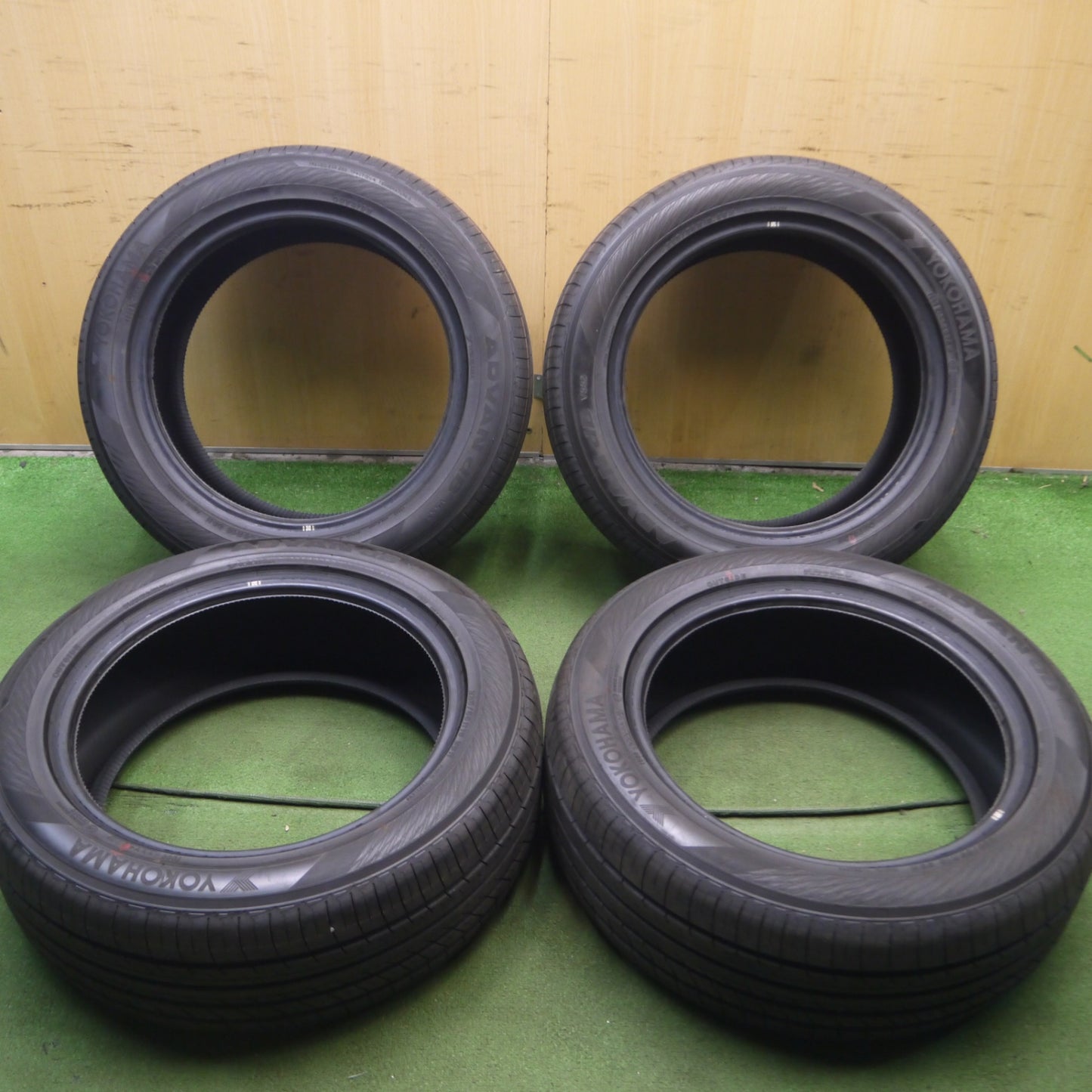 *送料無料* 新車外し！23年★225/55R18 ヨコハマ アドバン dB V552 タイヤ 18インチ ZR-V アウトランダー デリカ D:5 等★4051708Hノタ