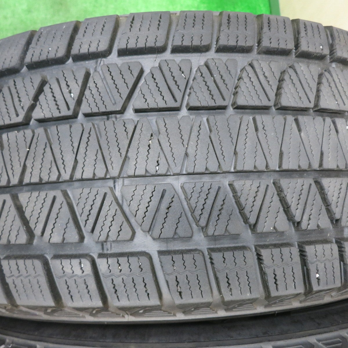 [送料無料] バリ溝！キレイ！9.5分★ランクル 等 KEELER 265/65R17 スタッドレス ブリヂストン ブリザック DM-V3 キーラー 17インチ PCD139.7/6H★4091801NJス