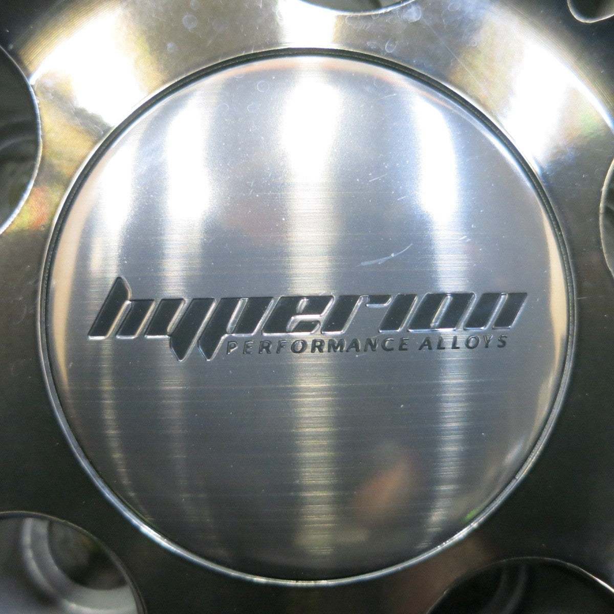 *送料無料* バリ溝！22年！キレイ！9.5分★ハイペリオン 225/50R18 ヨコハマ BluEarth-RV RV03 hyperion CVX 18インチ PCD114.3/5H★4041307イノ