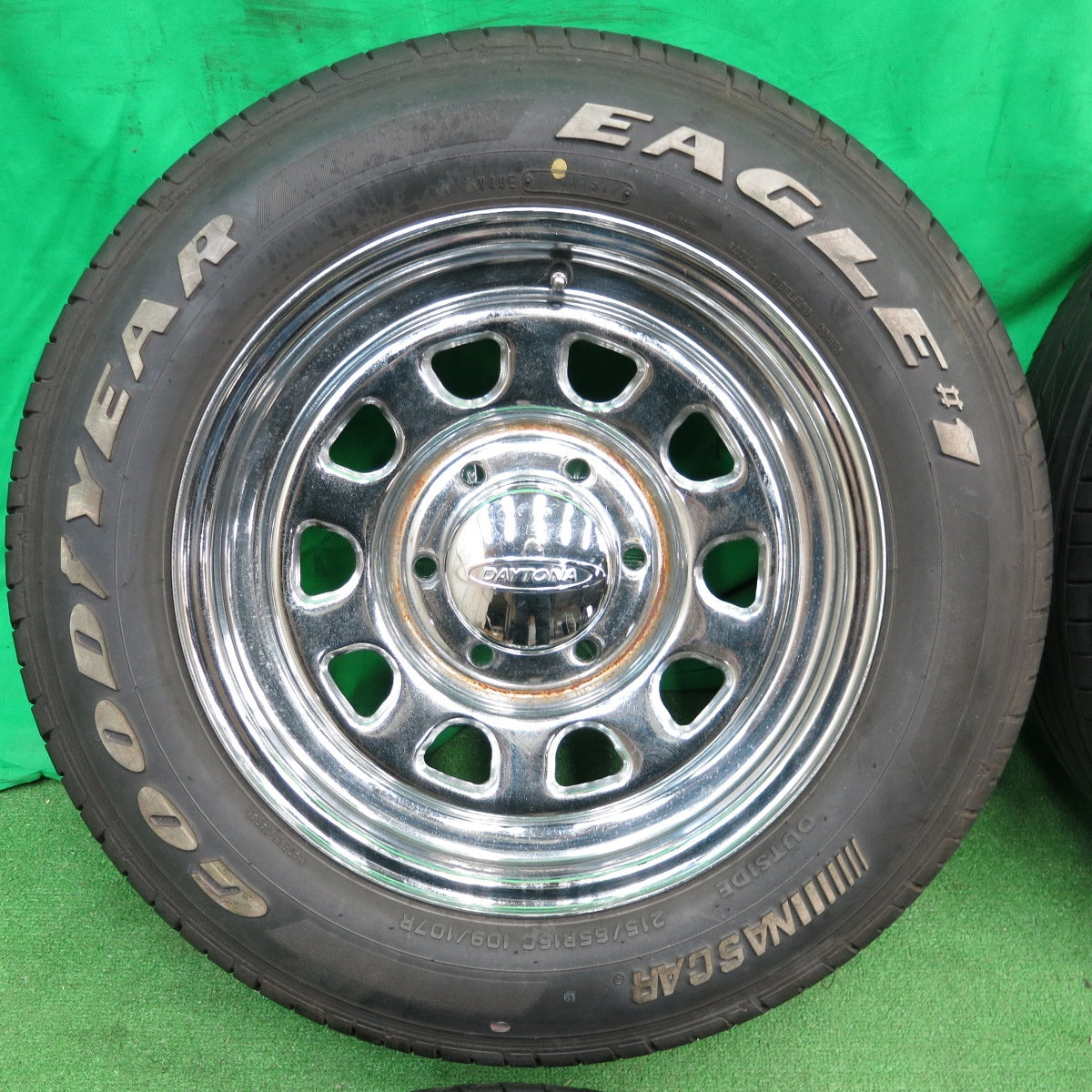 *送料無料* バリ溝！9.5分★DAYTONA 215/65R16C 109/107R グッドイヤー イーグル #1 ナスカー ホワイトレター デイトナ PCD139.7/6H★4042708ナノ