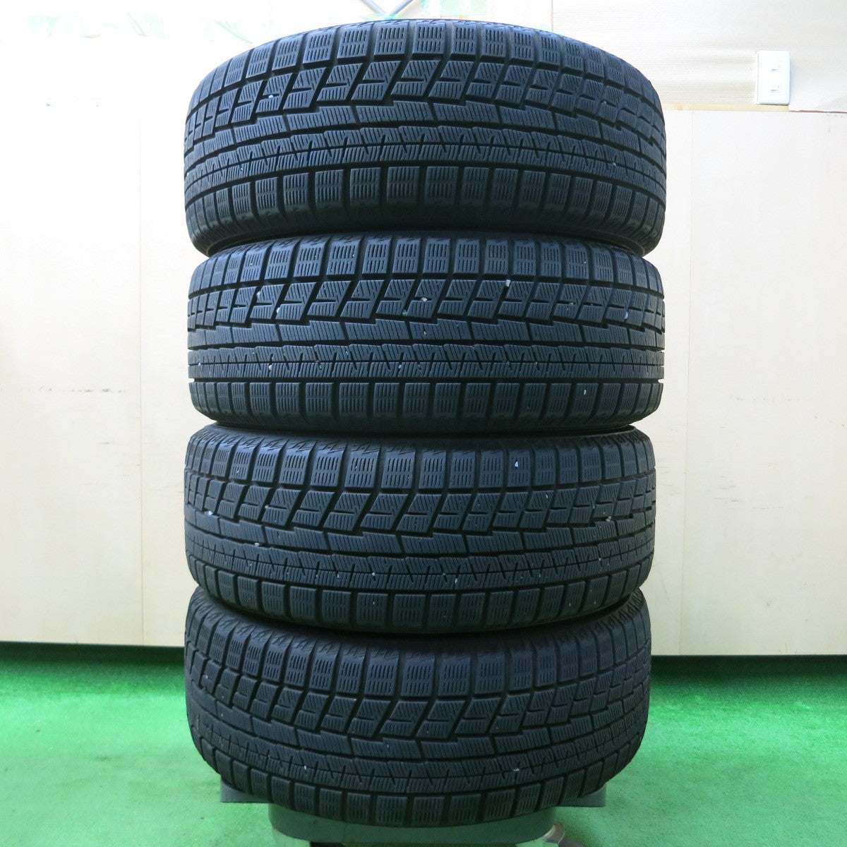 *送料無料* バリ溝！キレイ！8.5分★スタッドレス 205/55R16 ヨコハマ アイスガード iG60 WAREN ヴァーレン 16インチ PCD114.3/5H★4042403イス