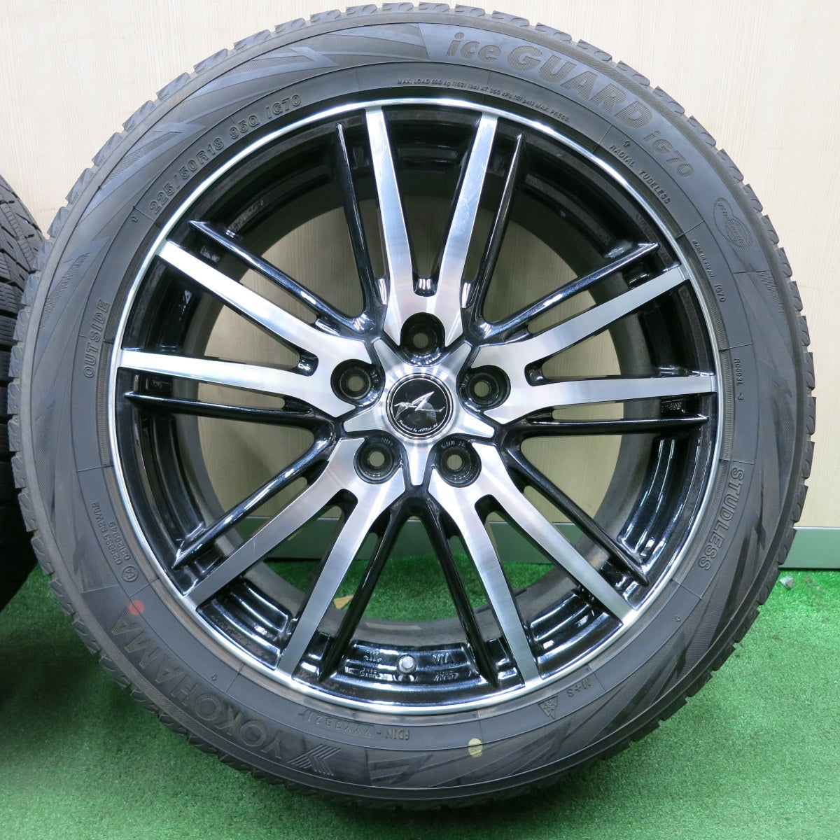 *送料無料* バリ溝！21年！キレイ！9.5分★スタッドレス 225/50R18 ヨコハマ アイスガード iG70 AXEL アクセル 18インチ PCD114.3/5H★4042802NJス