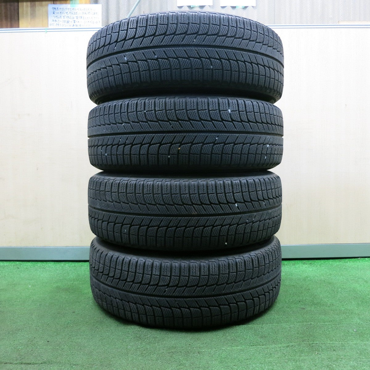 *送料無料* バリ溝！キレイ！8.5分★スタッドレス 215/60R17 ミシュラン X-ICE3+ STRANGER ストレンジャー 17インチ PCD114.3/5H★4033001NJス