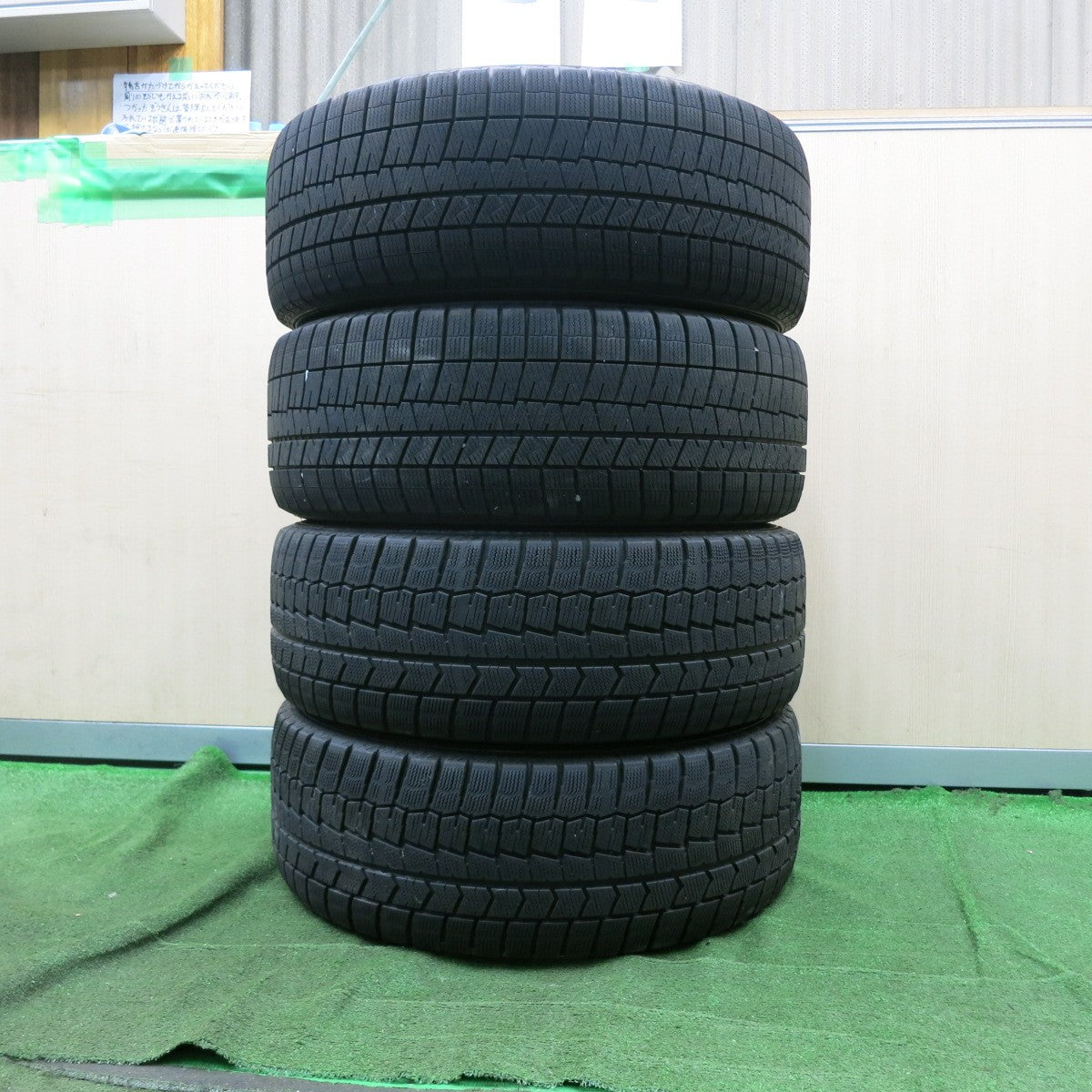 *送料無料* バリ溝！20年！9.5分★スタッドレス 235/50R18 ダンロップ ウインターマックス 03 WM02 Voltec ボルテック 18インチ PCD114.3/5H★4062801NJス