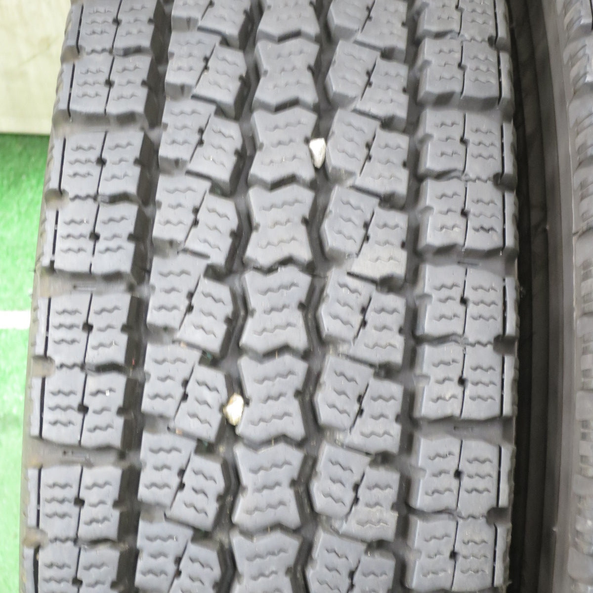 *送料無料* バリ溝！9分★トラック タイヤ 225/80R17.5 123/122L スタッドレス トーヨー M919  17.5インチ★4052804クスタ