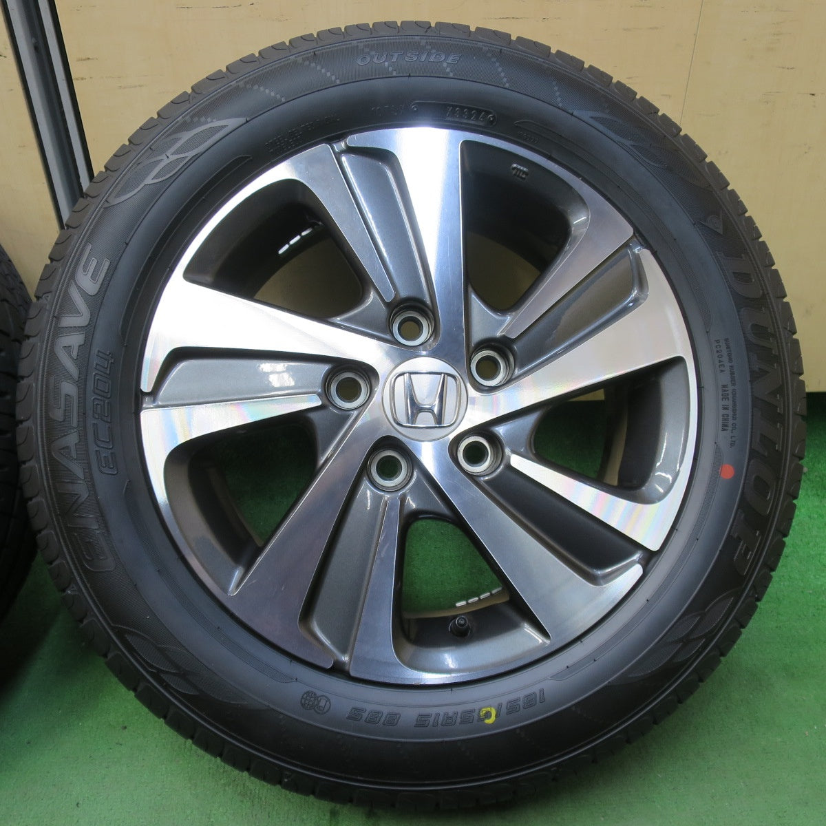 [送料無料] タイヤほぼ未使用！24年！キレイ★ホンダ GB5 GB6 GB7 フリード 純正 185/65R15 ダンロップ エナセーブ EC204 15インチ PCD114.3/5H★5040504イノ