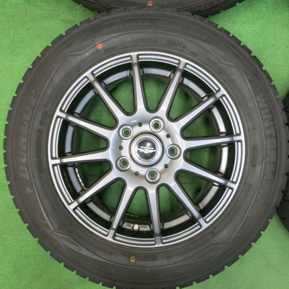 *送料無料* バリ溝！キレイ！8.5分★スタッドレス 195/65R15 ダンロップ ウインターマックス WM01 TEAD テッド 15インチ PCD114.3/5H★4082903SYス