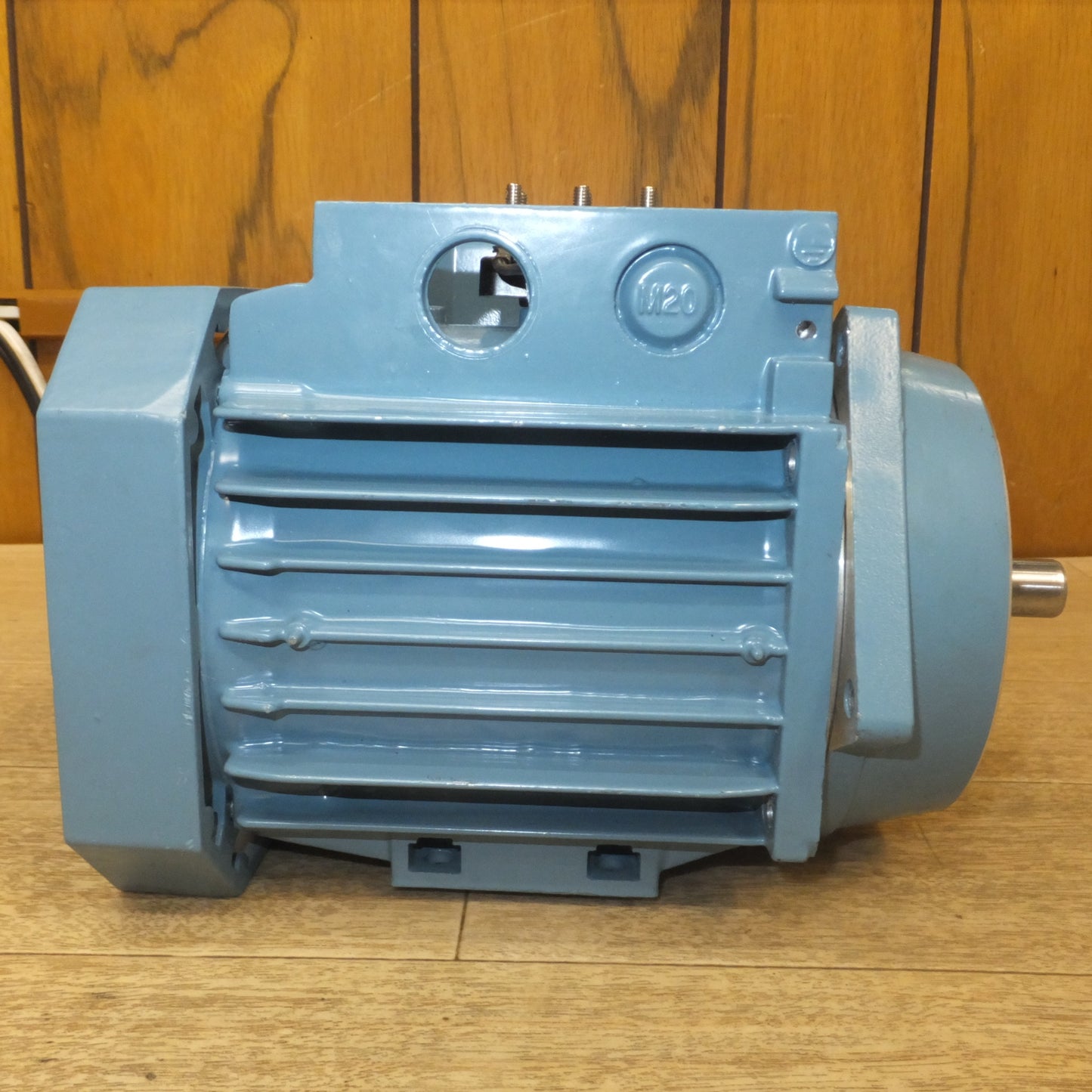 [送料無料] キレイ 現状品★ABB モーター 3～Motor M2AA 071B-4　230D/400Y 50/60Hz 0.37kW★