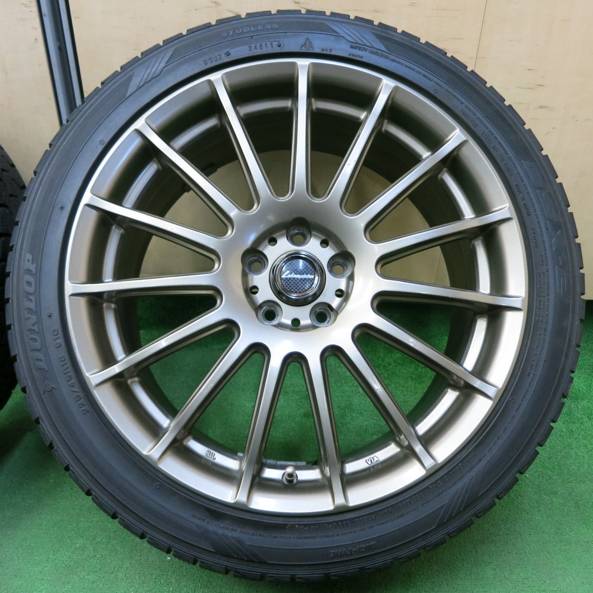 *送料無料* バリ溝！キレイ！8.5分★Lehrmeister 225/45R18 スタッドレス ダンロップ DSX-2 レアマイスター 18インチ PCD100/5H★4050306イス