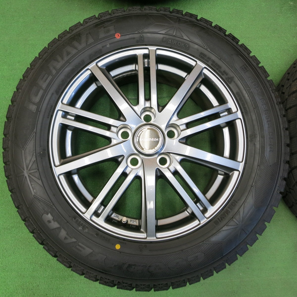 *送料無料* バリ溝！キレイ！9.5分以上★スタッドレス 205/65R16 グッドイヤー アイスナビ6 BALMINUM バルミナ 16インチ PCD114.3/5H★4051104イス