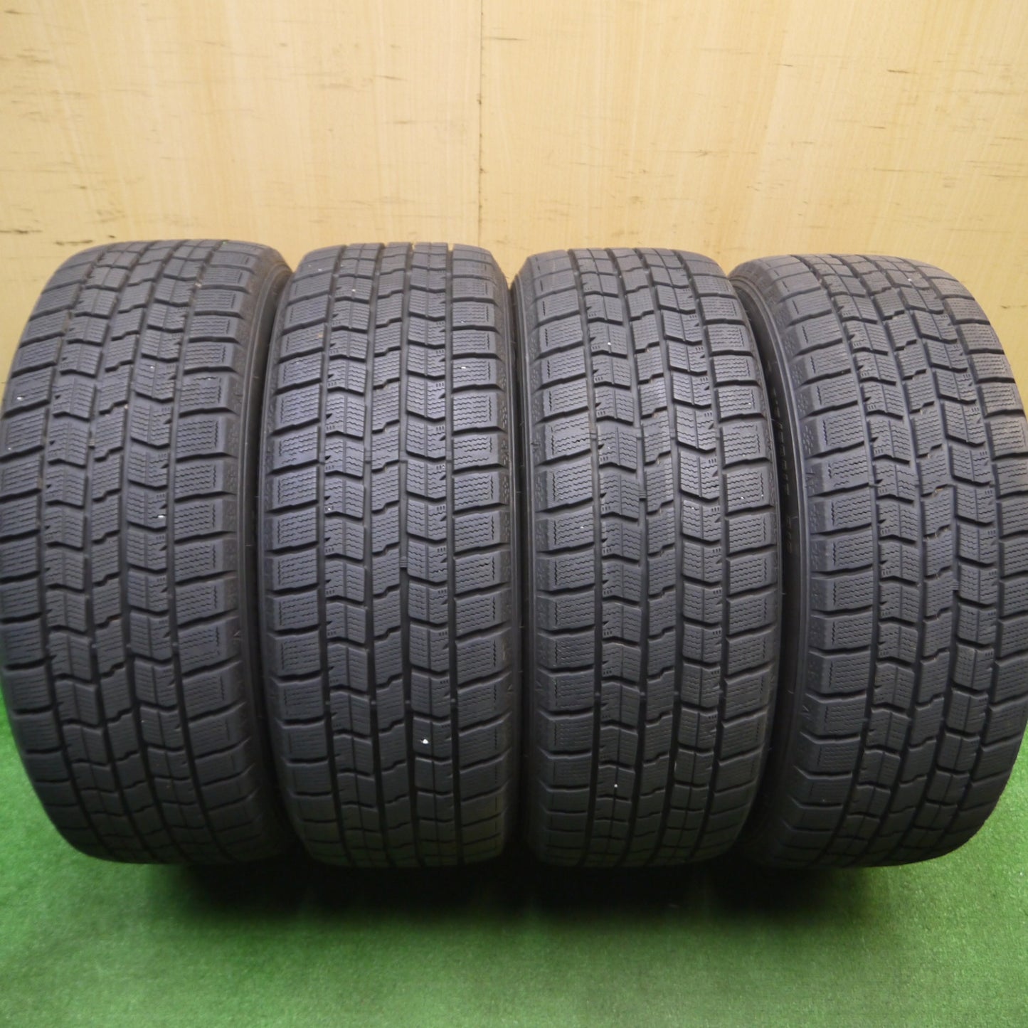 [送料無料] バリ溝！22年！キレイ！9.5分★LOXARNY SPORT 215/50R17 スタッドレス グッドイヤー アイスナビ7 ロクサーニ スポーツ 17インチ PCD114.3/5H★4112502Hス