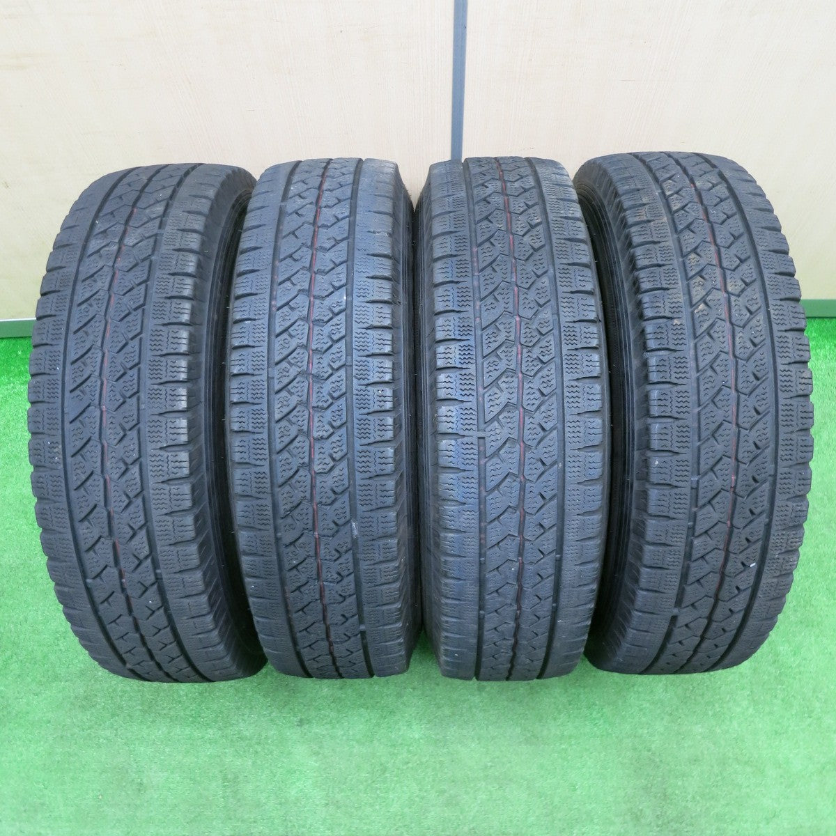 [送料無料] 4本価格！22年★ハイエース等 スタッドレス WEDS ADVENTURE 195/80R15 107/105L ブリヂストン  ブリザック VL1 PCD139.7/6H★4103003NJス