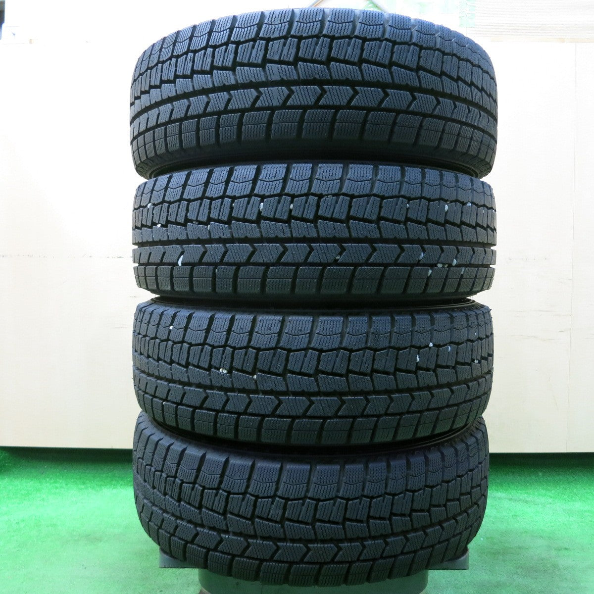 *送料無料* バリ溝！22年！キレイ！ほぼ10分★スタッドレス 185/60R15 ダンロップ ウインターマックス WM02 WINNERS 15インチ PCD100/4H★4031908イス