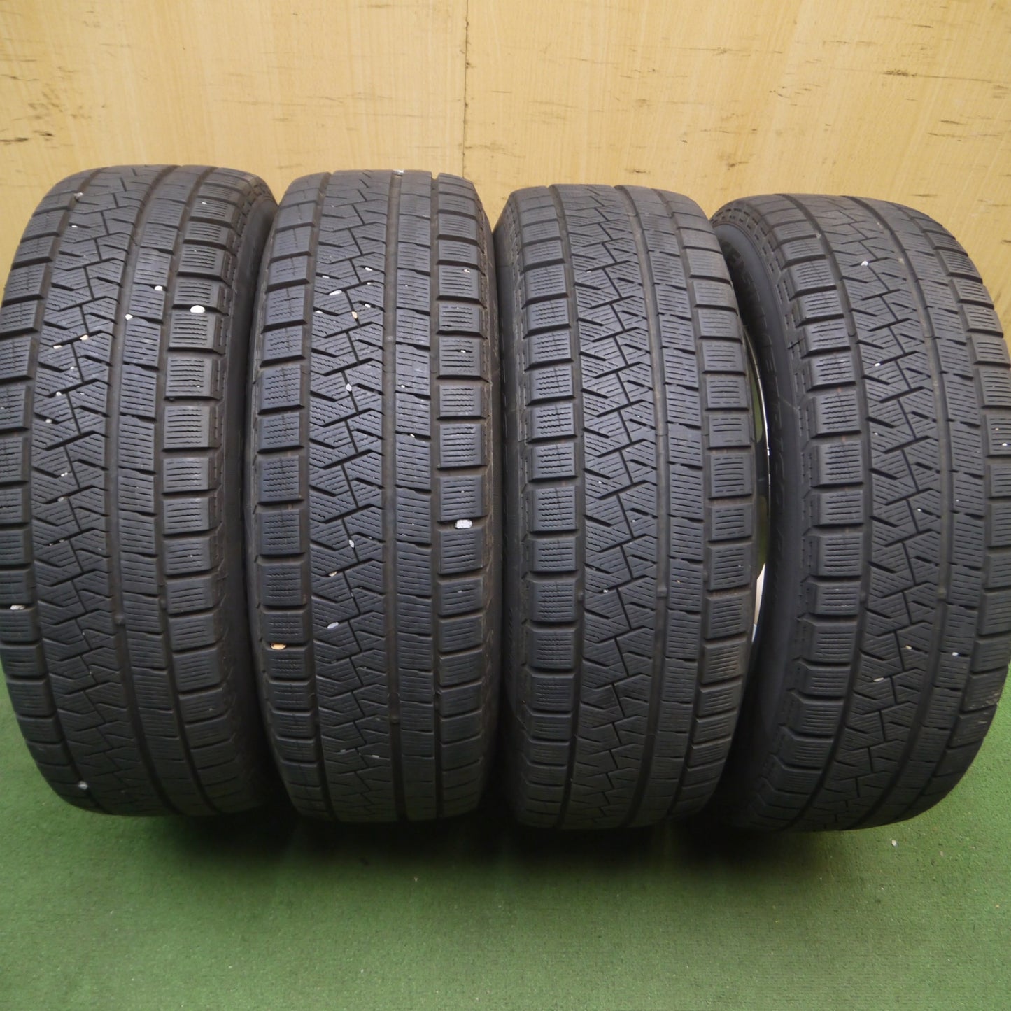 *送料無料* 4本価格！21年★スタッドレス 185/65R15 ピレリ アイスアシンメトリコ プラス FEID 15インチ PCD100/5H★4071709Hス