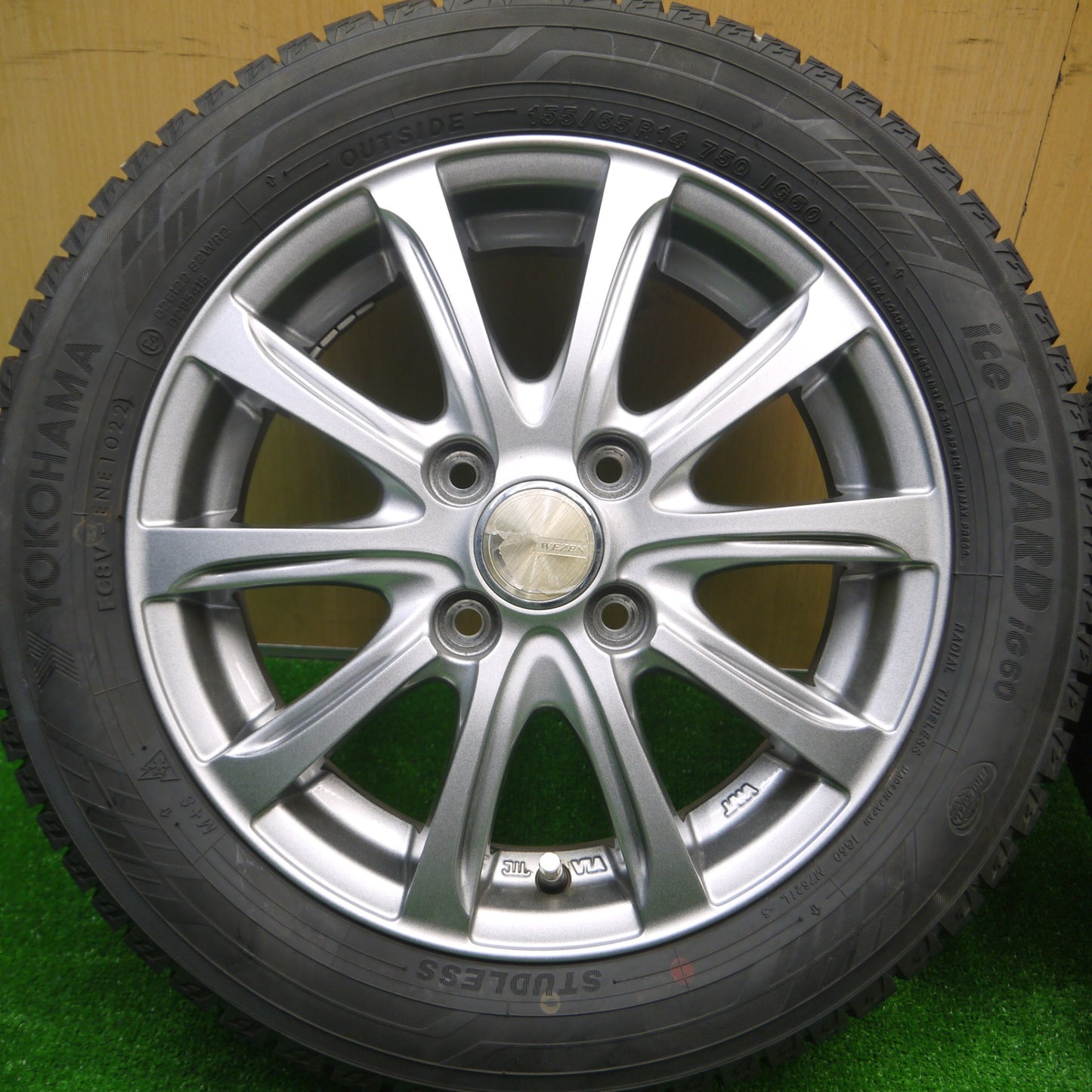 *送料無料* バリ溝！22年！キレイ！ほぼ10分★スタッドレス 155/65R14 ヨコハマ アイスガード iG60 WEZEN 14インチ PCD100/4H★4081901Hス