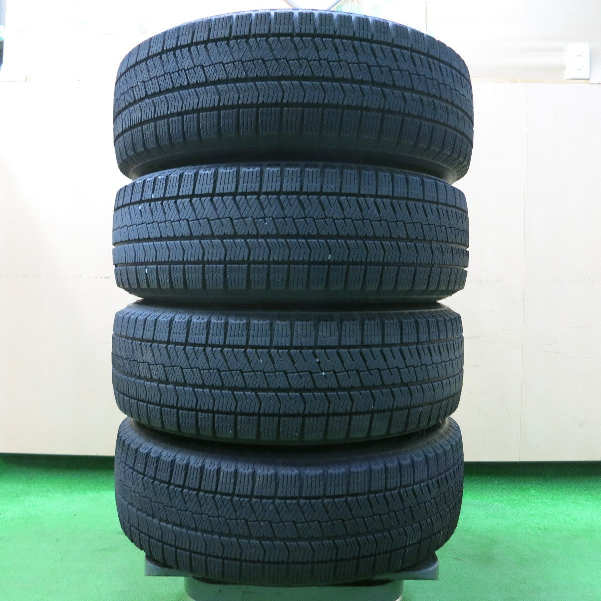 *送料無料* 4本価格！21年★プリウス等 195/65R15 スタッドレス ブリヂストン ブリザック VRX2 TOPRUN トップラン 15インチ PCD100/5H★4042404イス