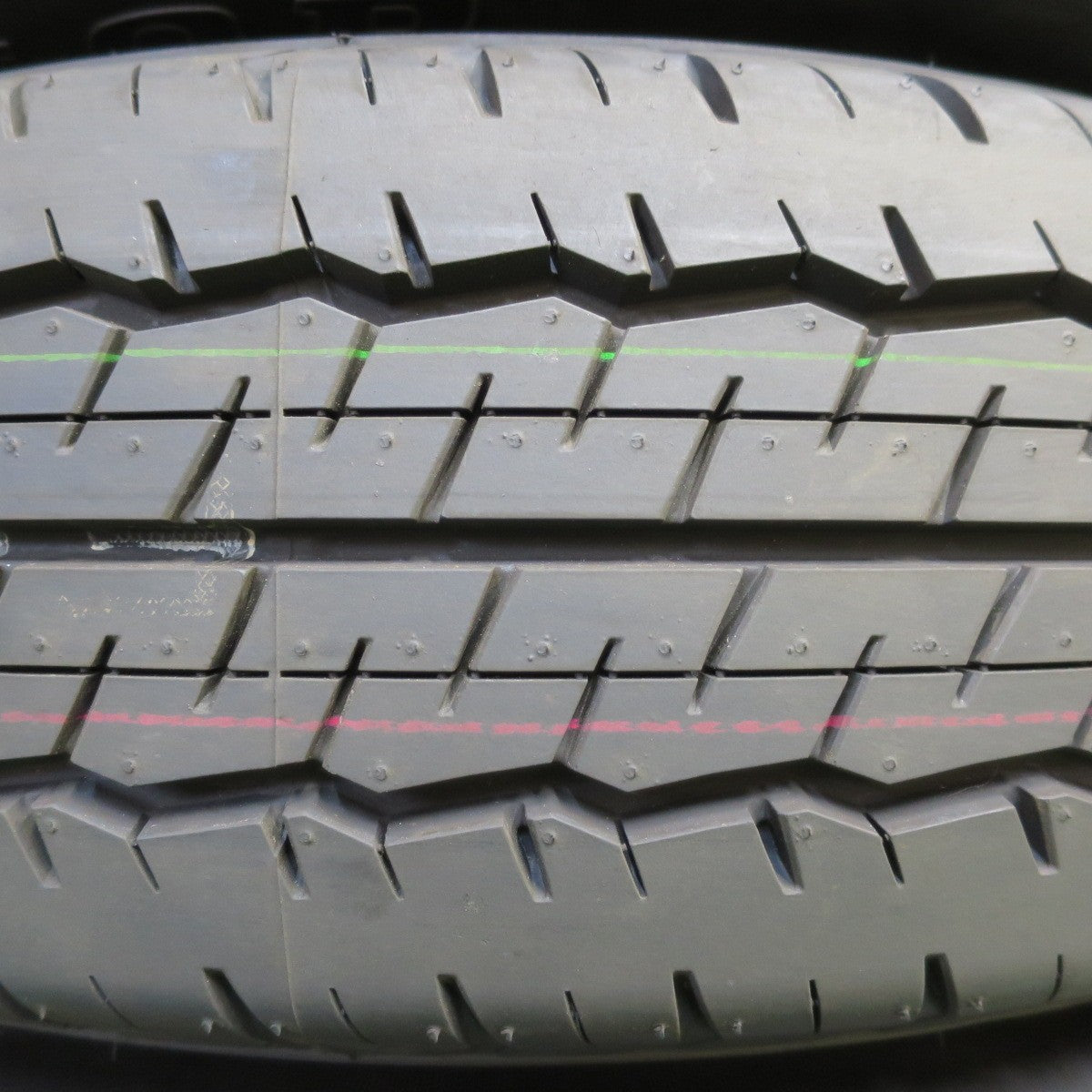 *送料無料* 新車外し！24年★トヨタ 200系 ハイエース 純正 スチール 195/80R15 107/105S ダンロップ SP175N 15インチ PCD139.7/6H★4072002イノ